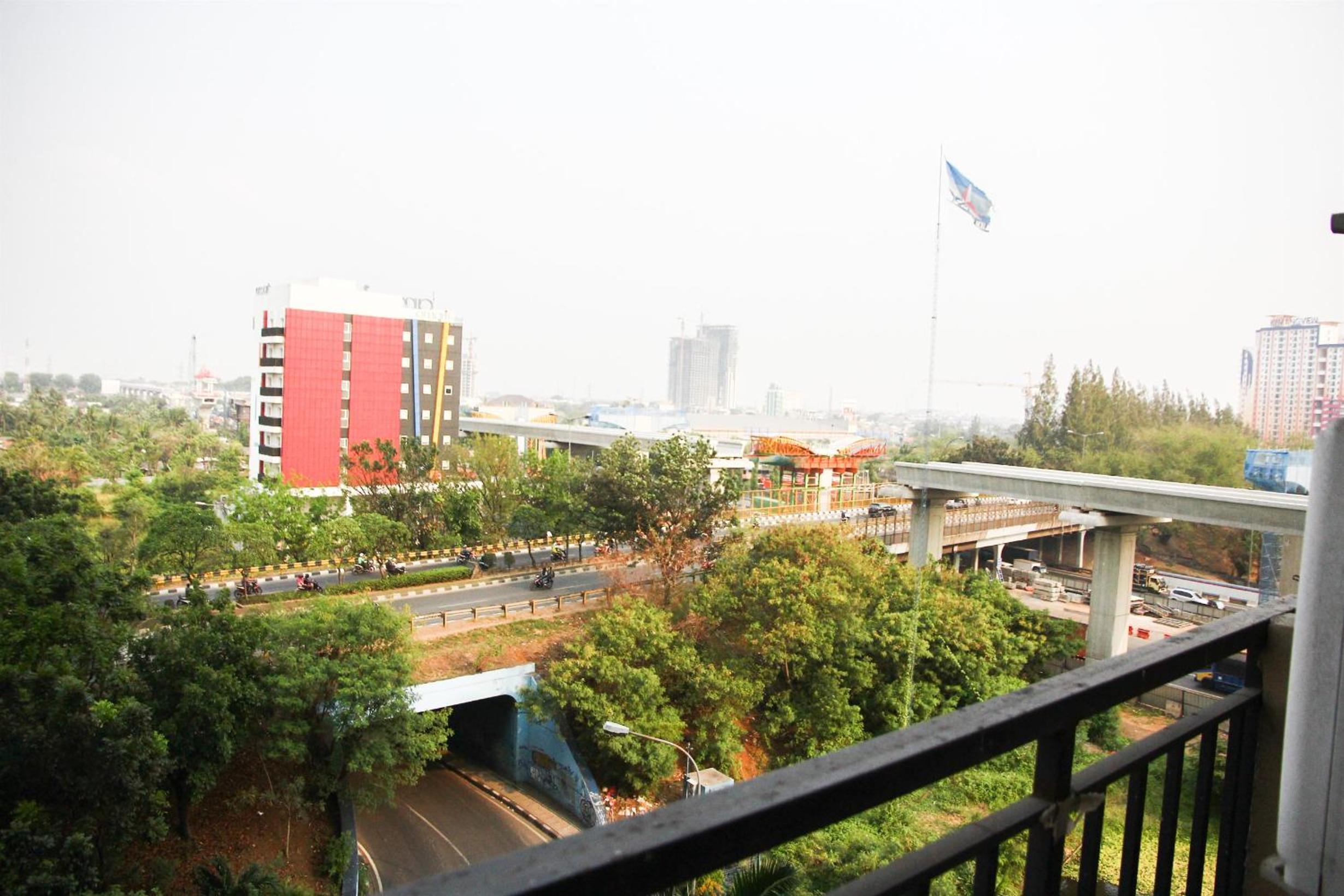 Homey 1BR @ Mutiara Bekasi Apartment By Travelio
