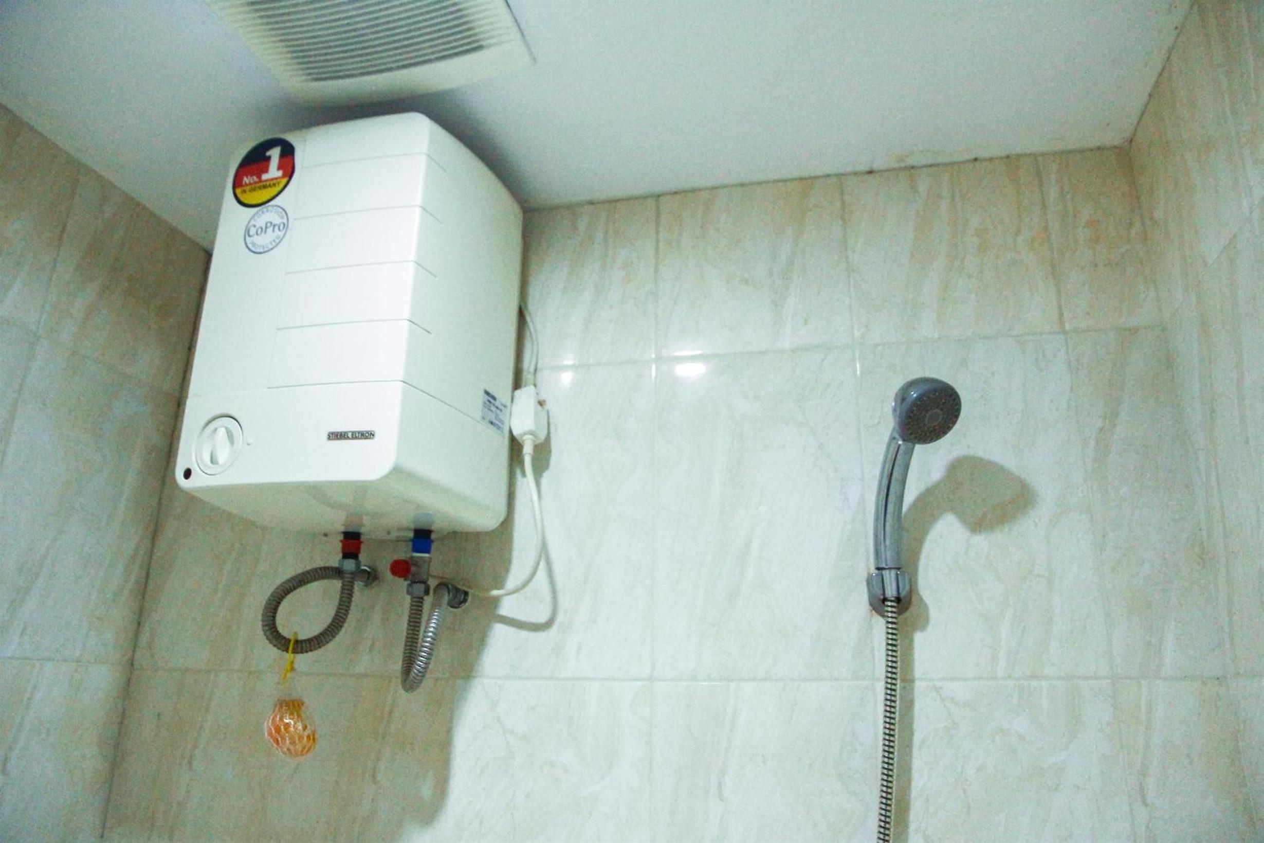 Best Price 2BR Mutiara Bekasi Apartment By Travelio, เบคาซี - 11