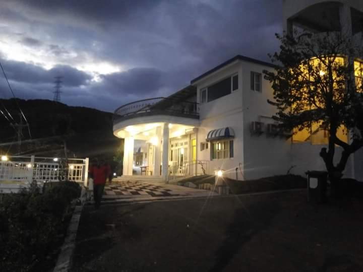 Hot Spring Hill B&B view 4