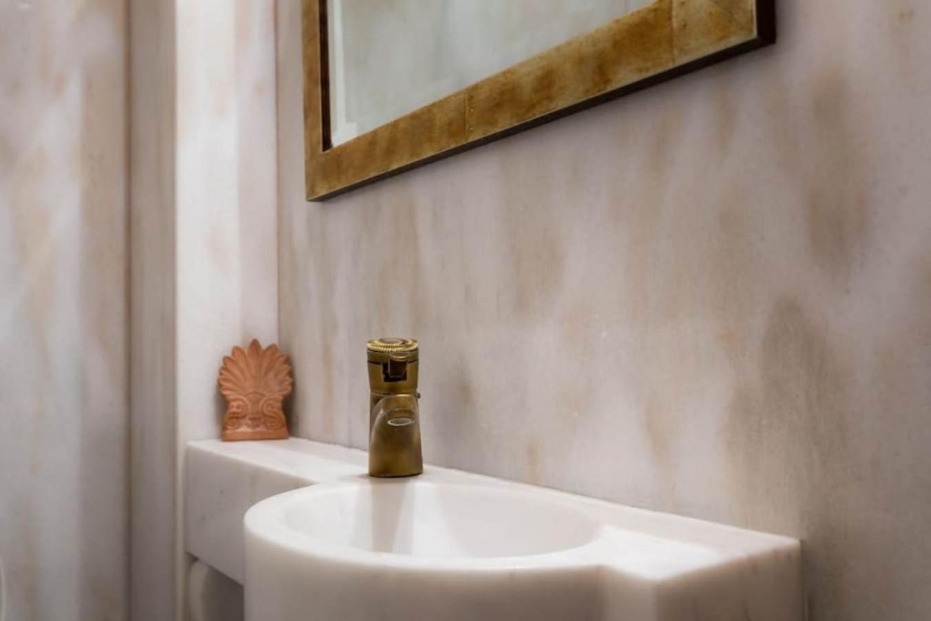 165 sm 4BR Penthouse Maisonette Apartment