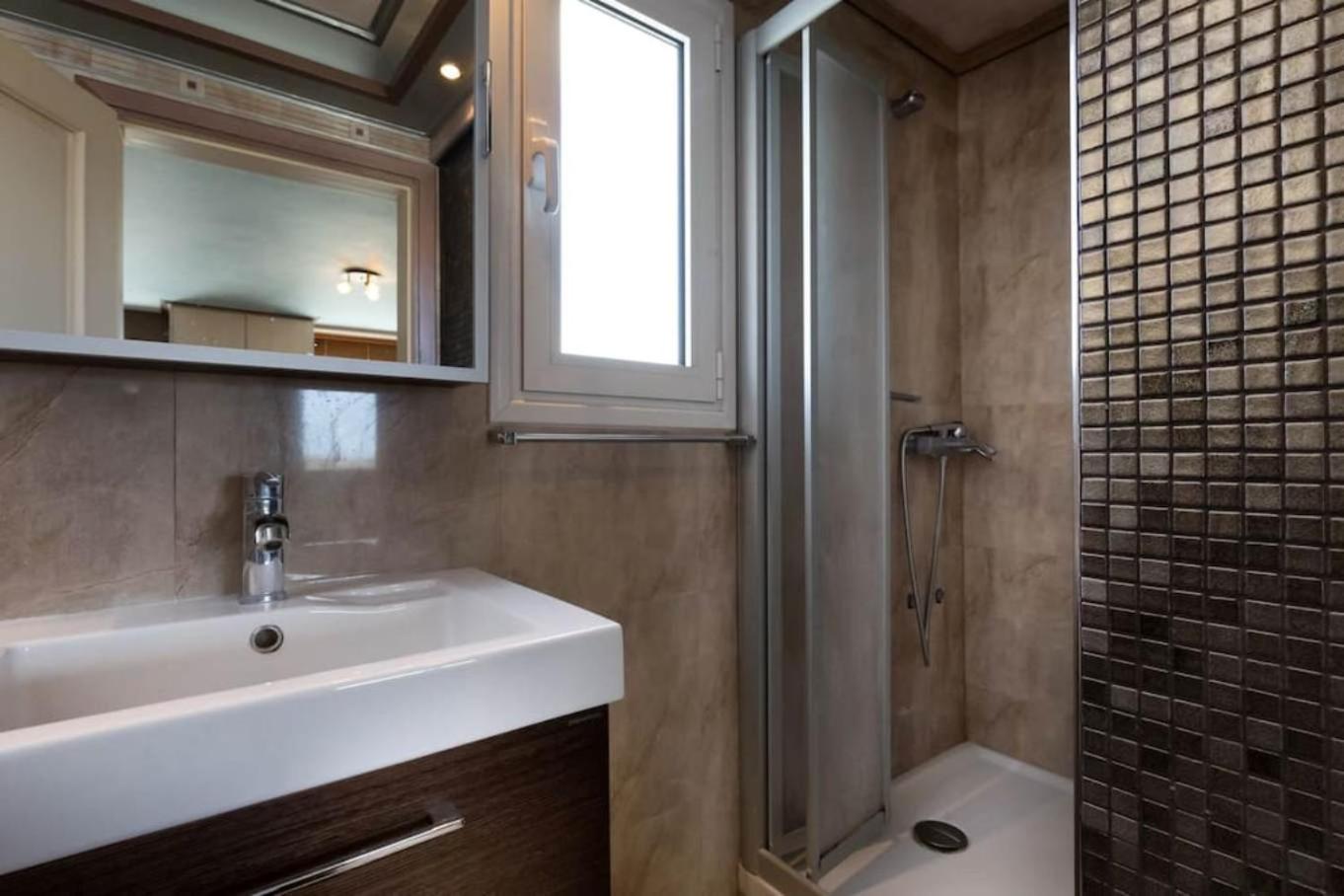 165 sm 4BR Penthouse Maisonette Apartment