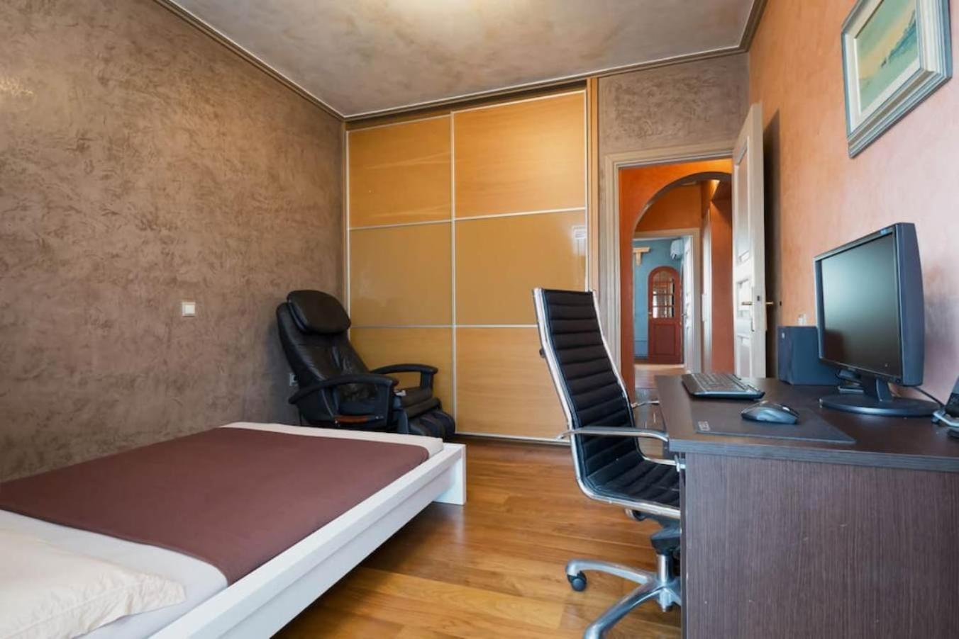165 sm 4BR Penthouse Maisonette Apartment