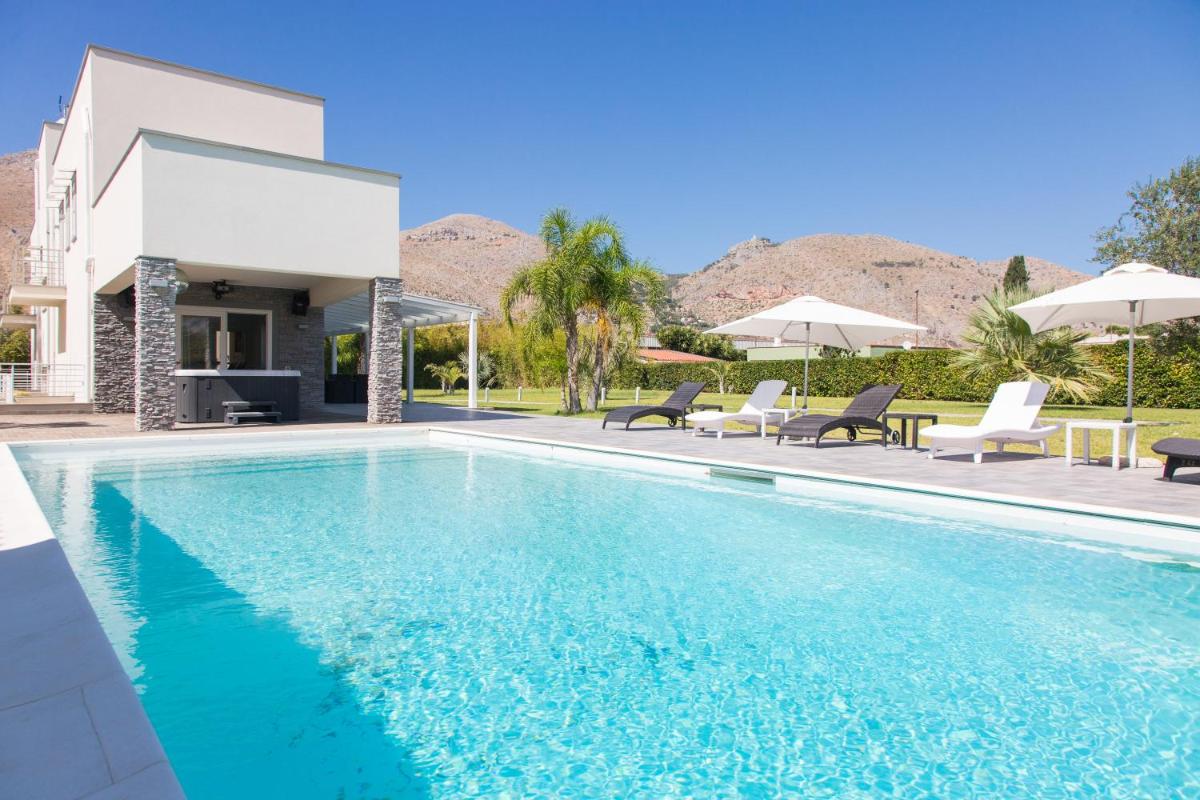 Hotel Luxury Villa Spa - Image 1