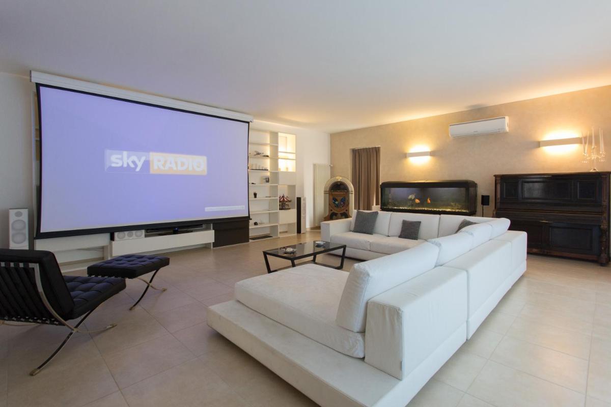 Luxury Villa Spa view 2