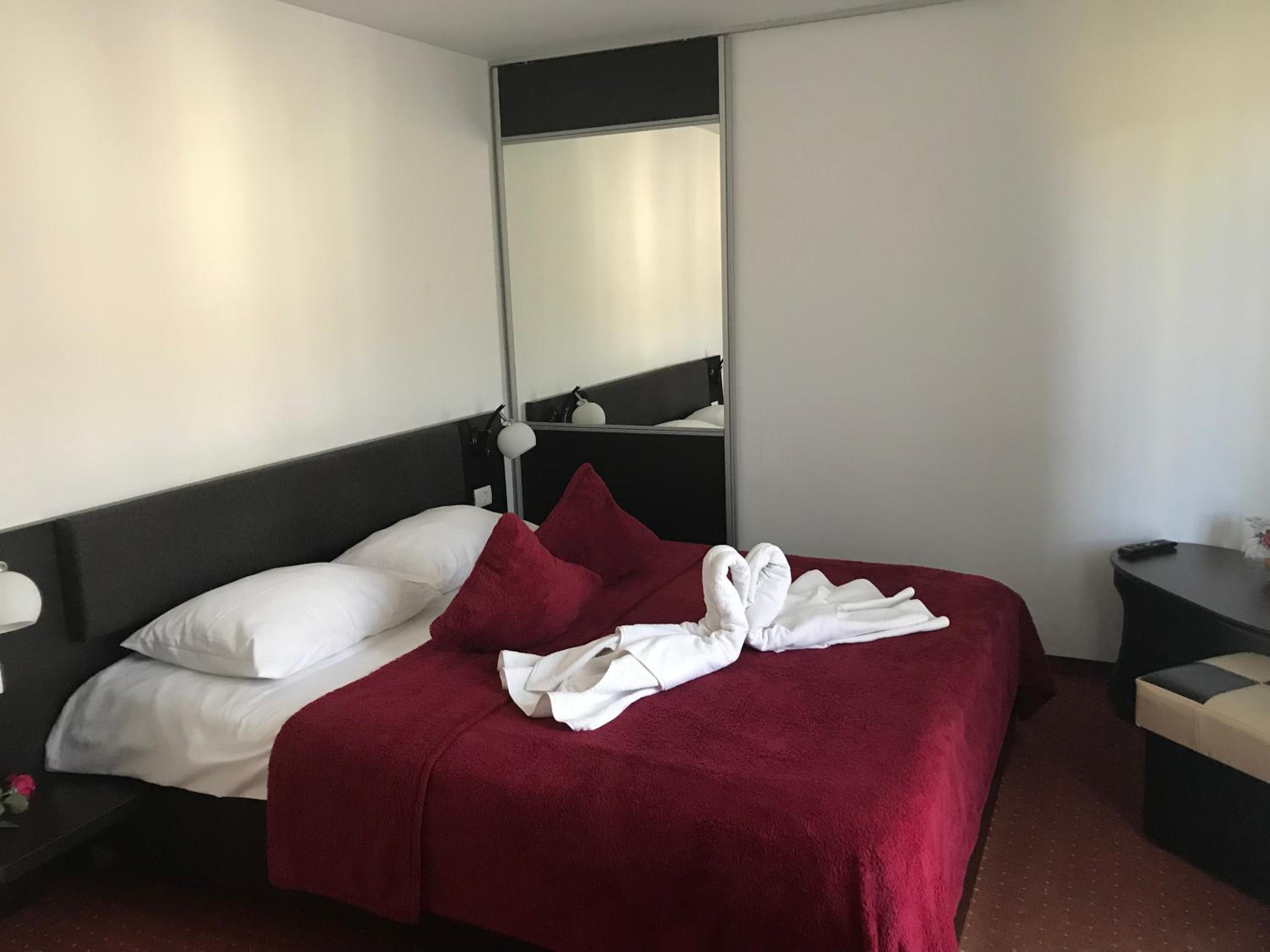 Photo 19