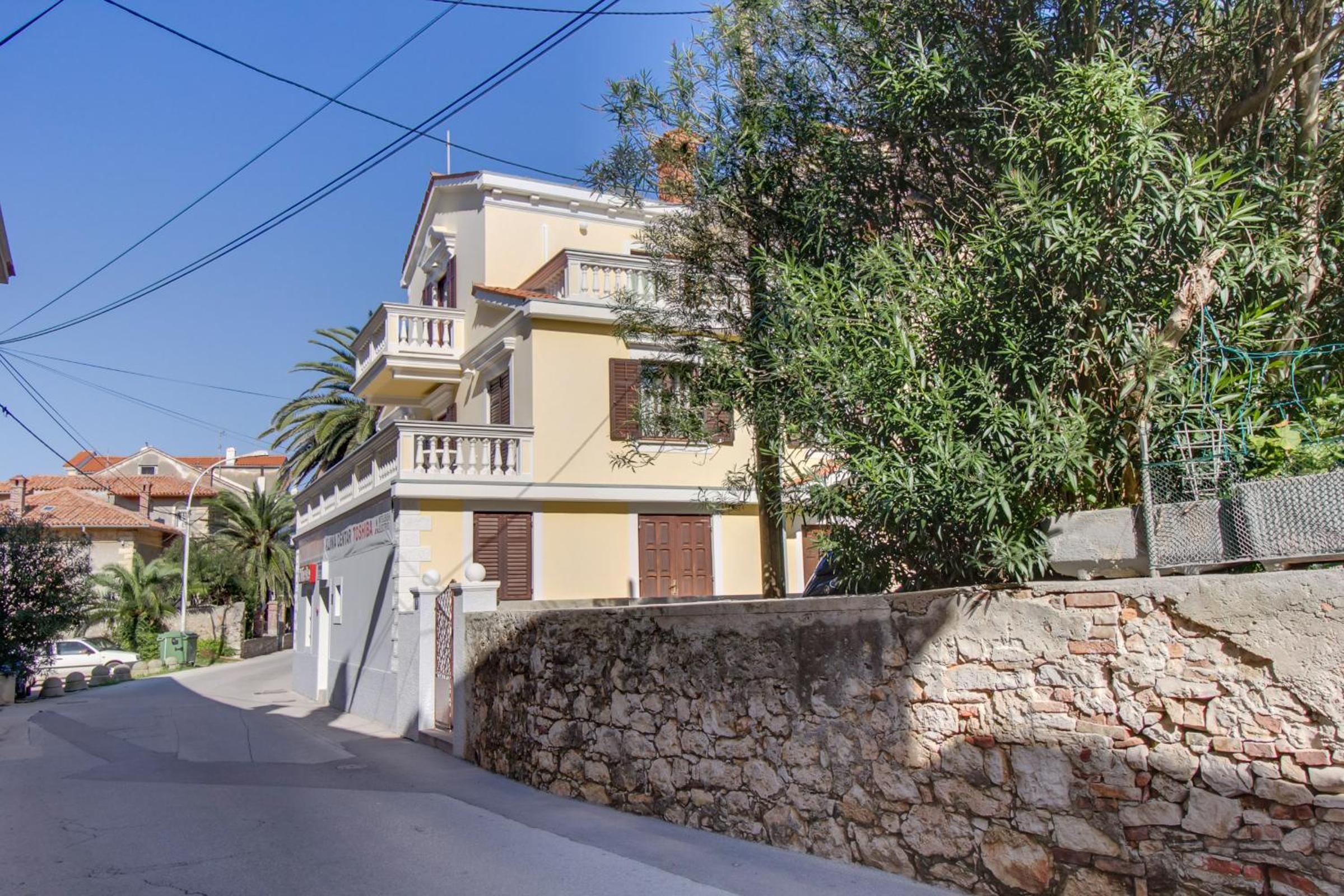 Andrino view 4