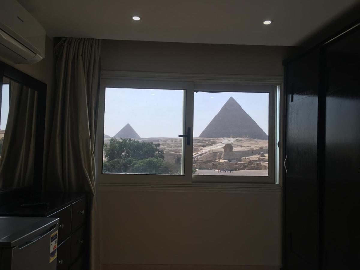 Egypt pyramids inn