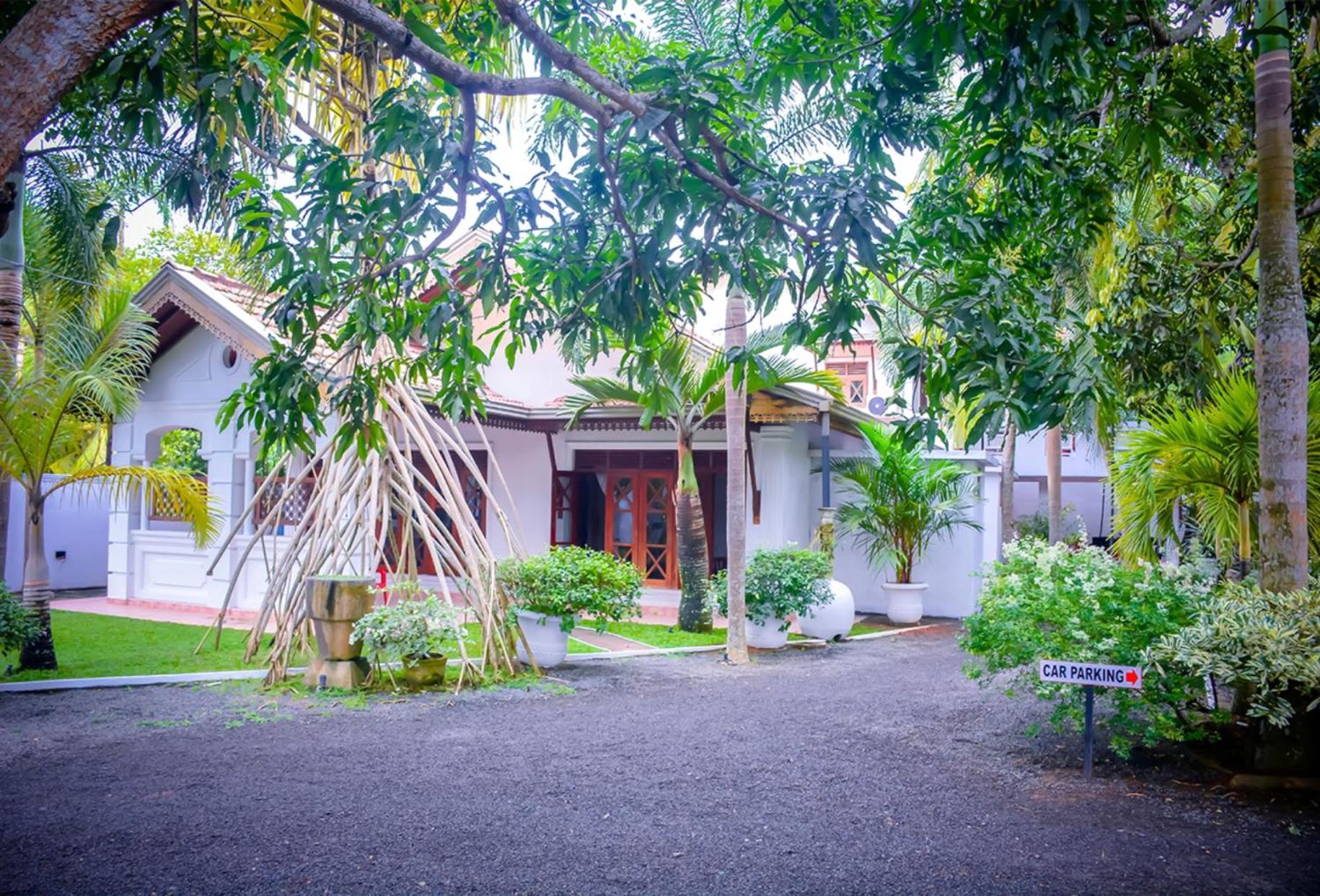 Hotel Tamarind Moon - Image 1
