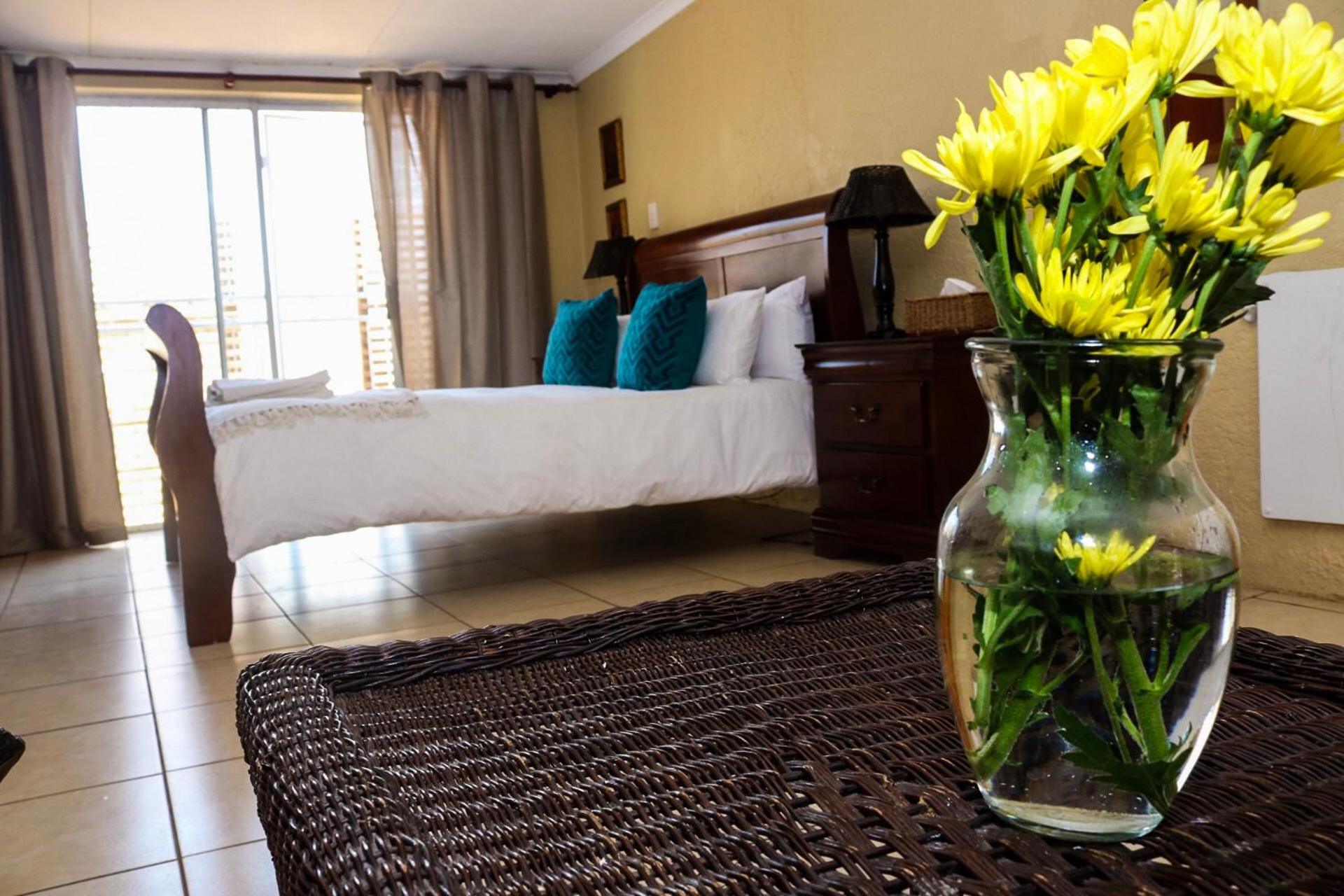 Horse's Neck Guest Lodge