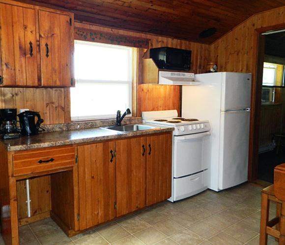 CARLETON INN & COTTAGES