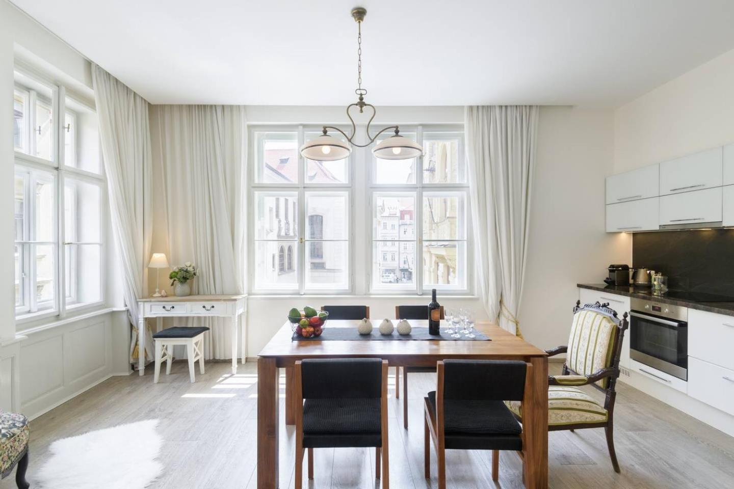 Stylish, Light-Filled Home in the Historic Center