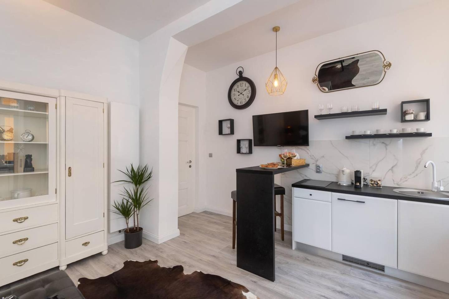 Wenceslas Square / Main Station - NEW STUDIO*****