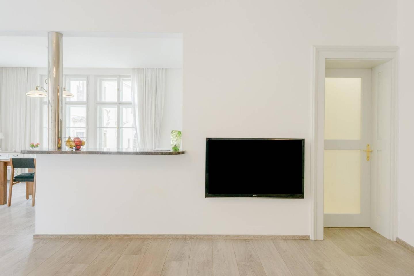 Stylish, Light-Filled Home in the Historic Center