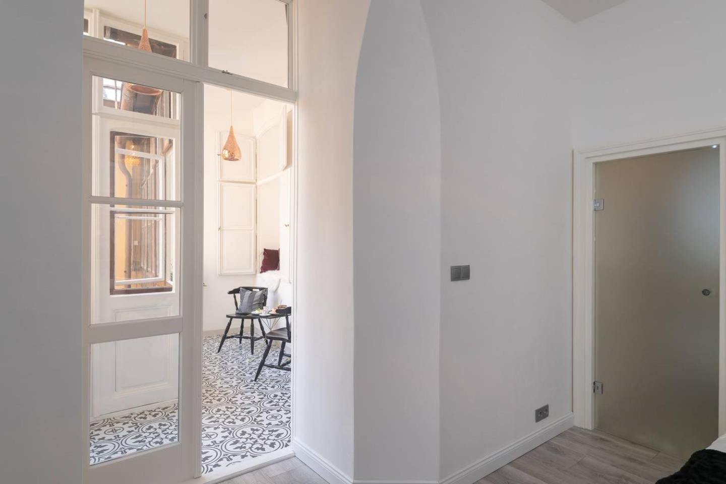 Wenceslas Square / Main Station - NEW STUDIO*****
