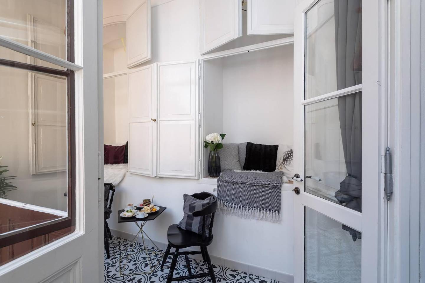 Wenceslas Square / Main Station - NEW STUDIO*****