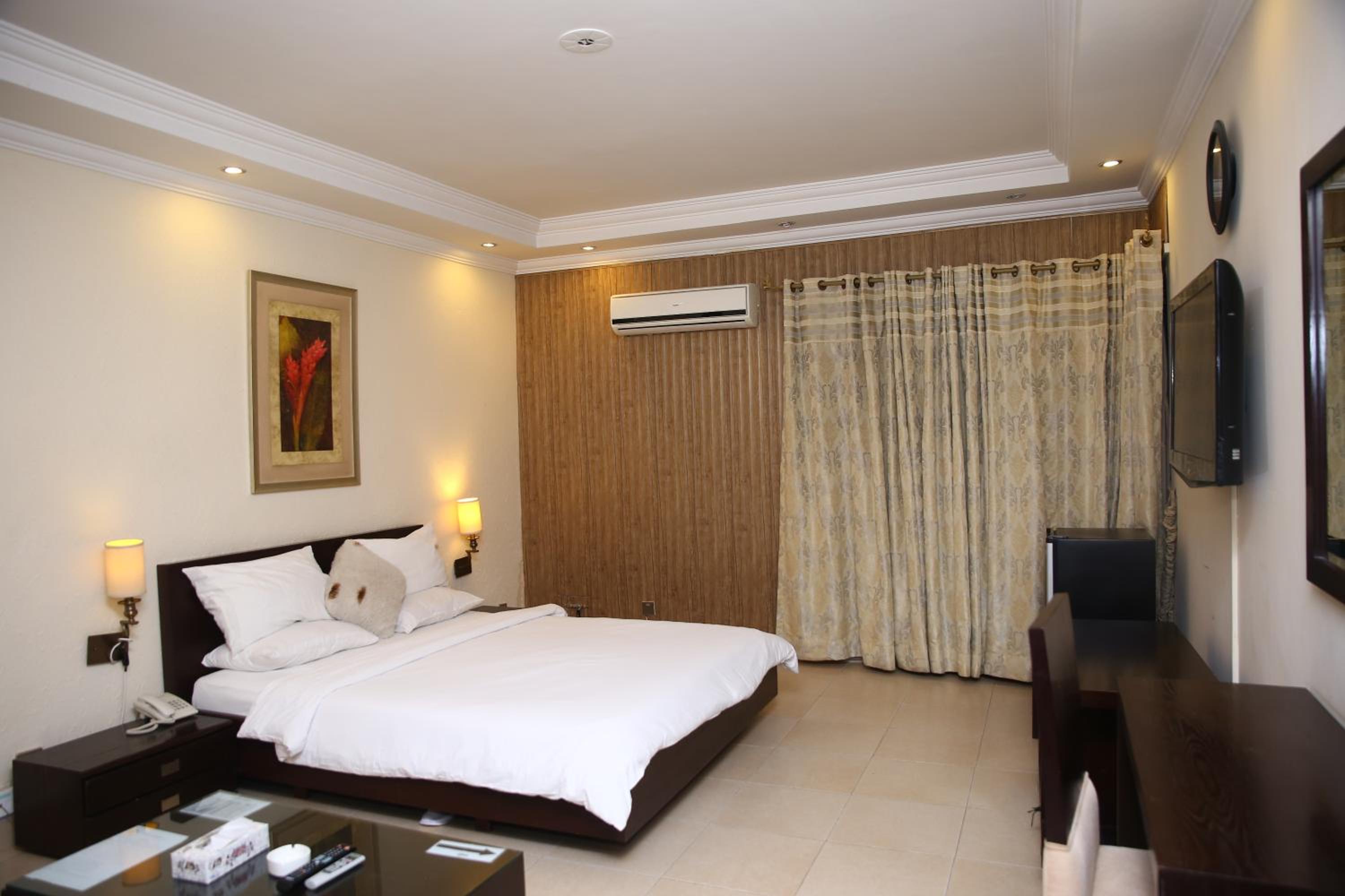 Safari Club 3 Bahria Town