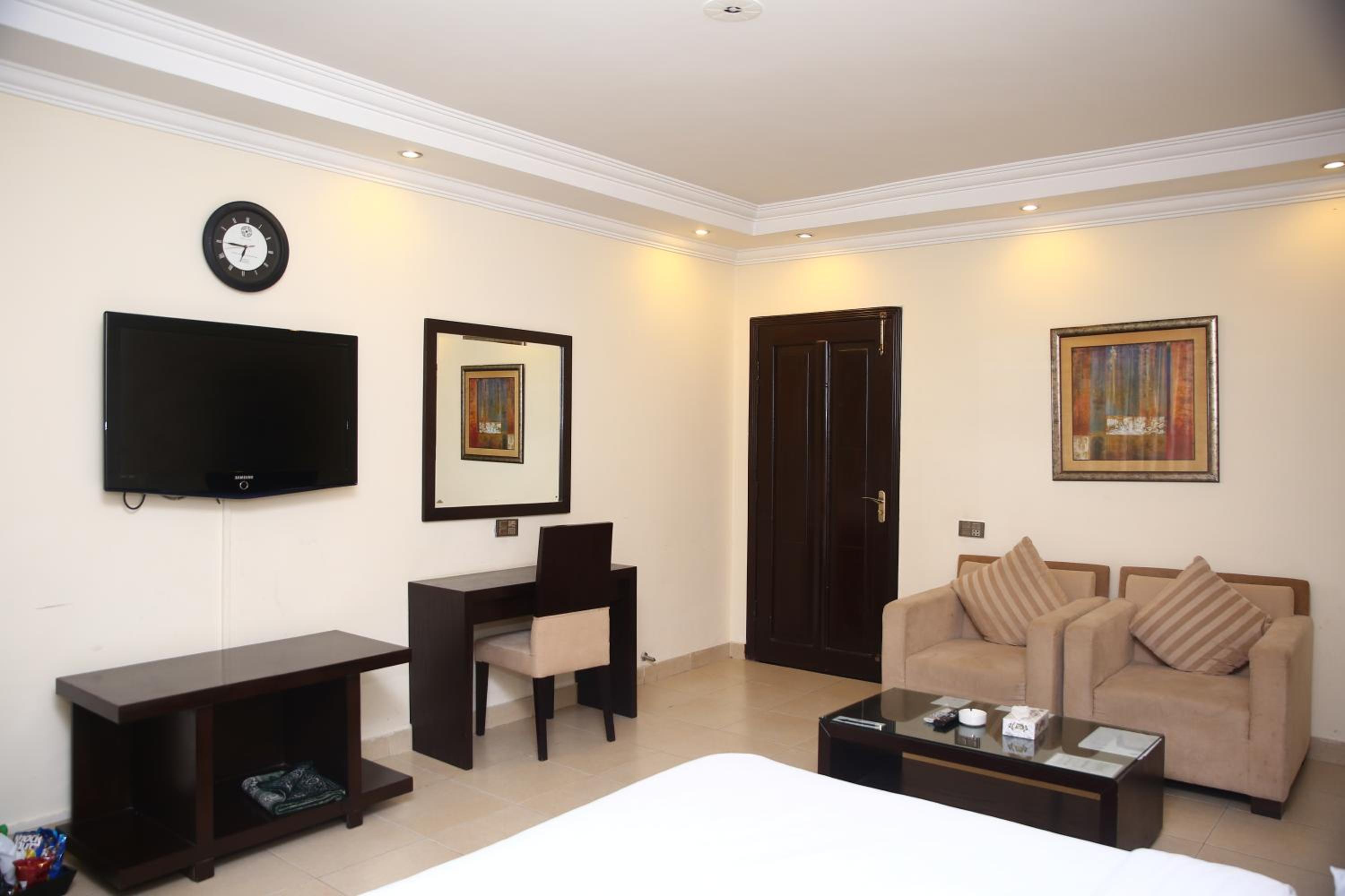 Safari Club 3 Bahria Town