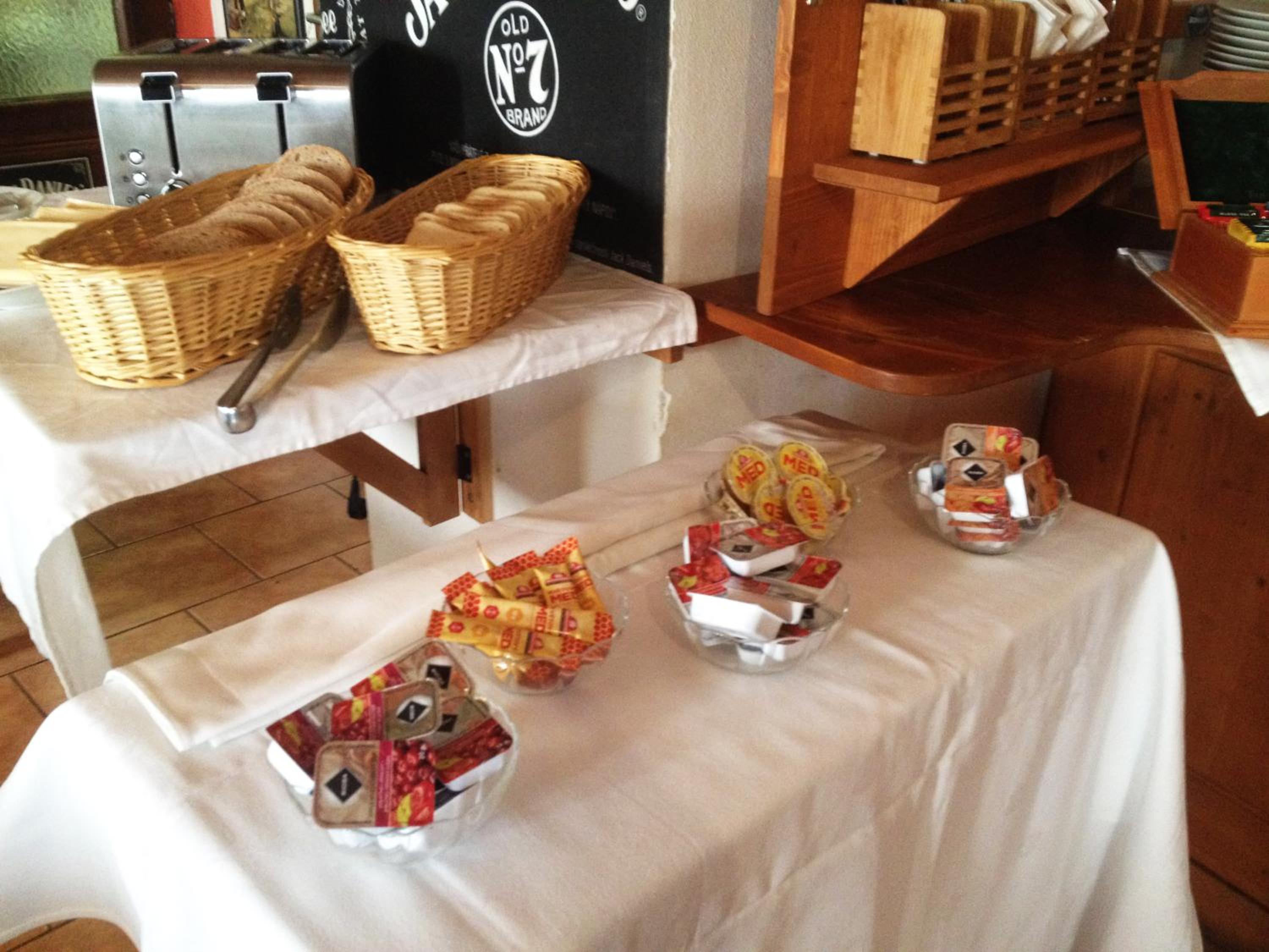 Pension Alfa & Whisky Pub