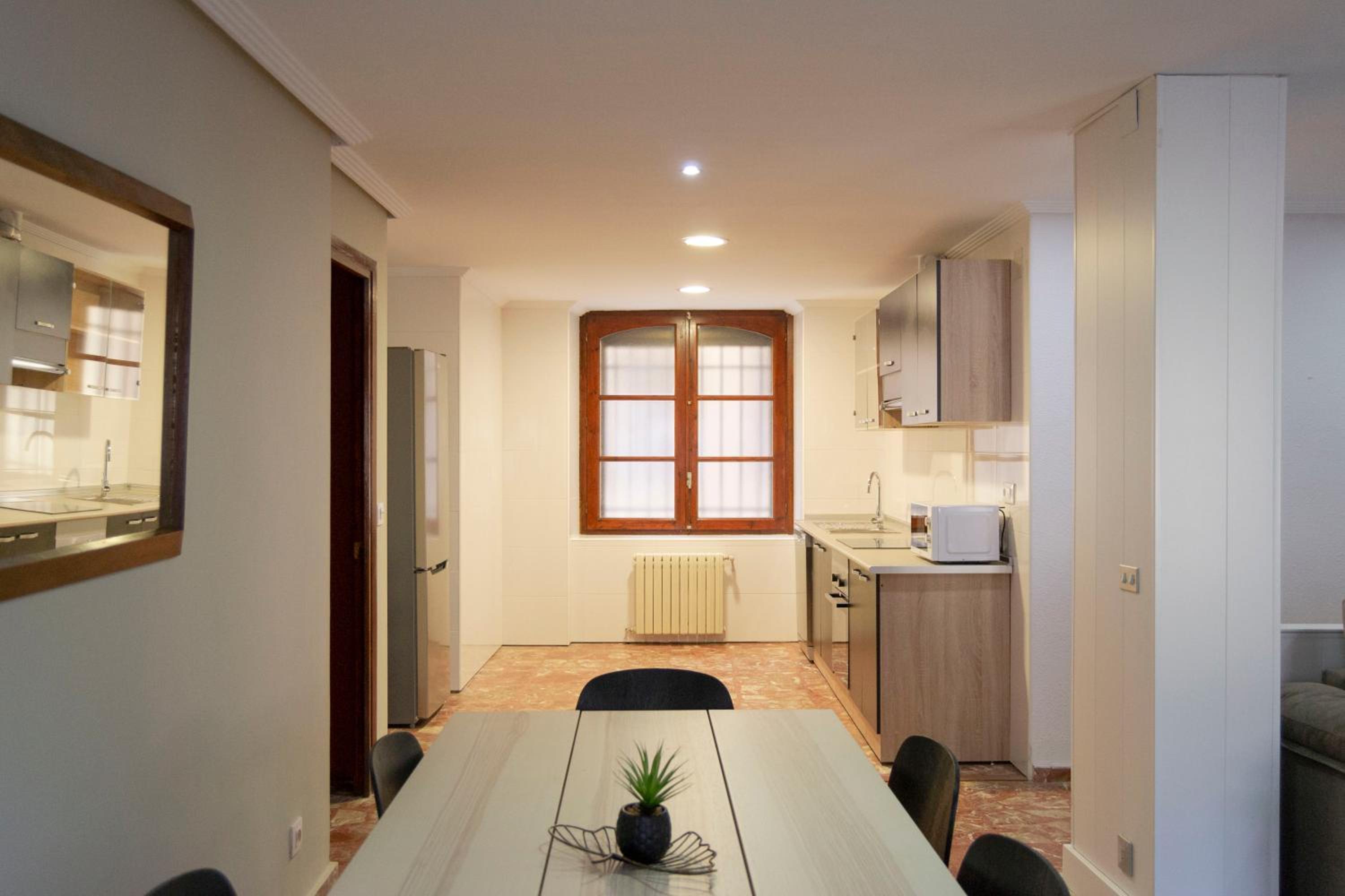 Tres Puentes Anguiano Apartamentos y Hostal