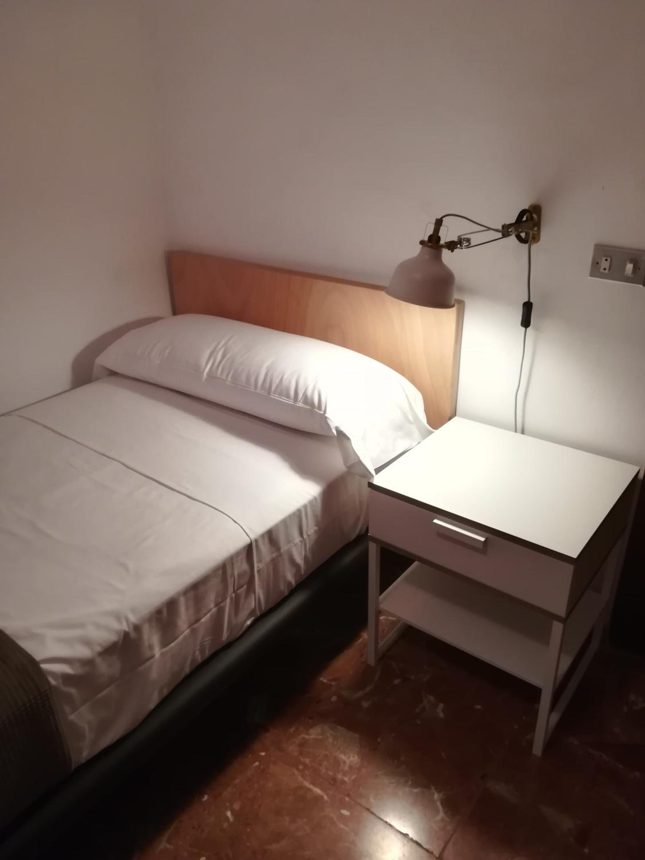 Tres Puentes Anguiano Apartamentos y Hostal