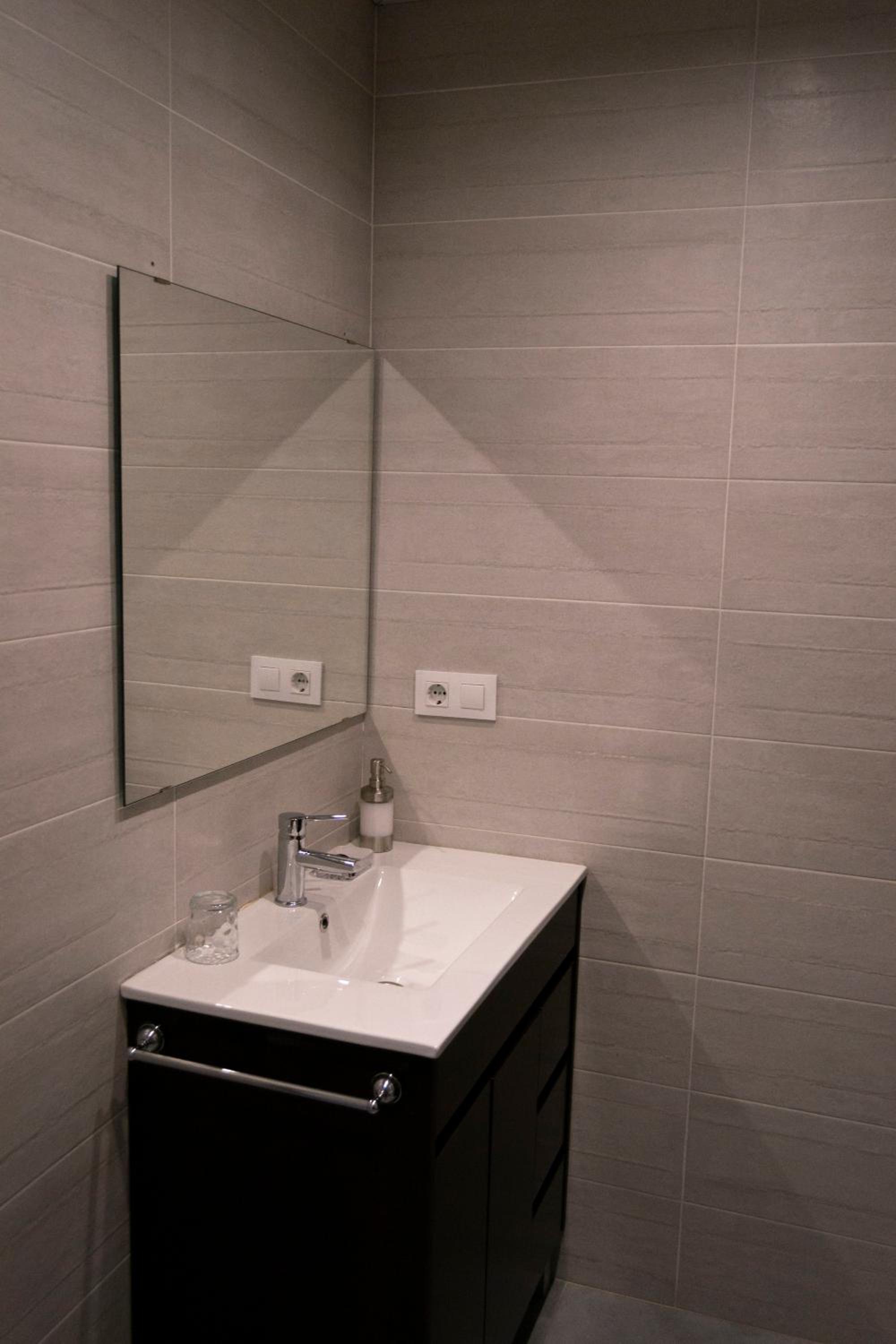Tres Puentes Anguiano Apartamentos y Hostal