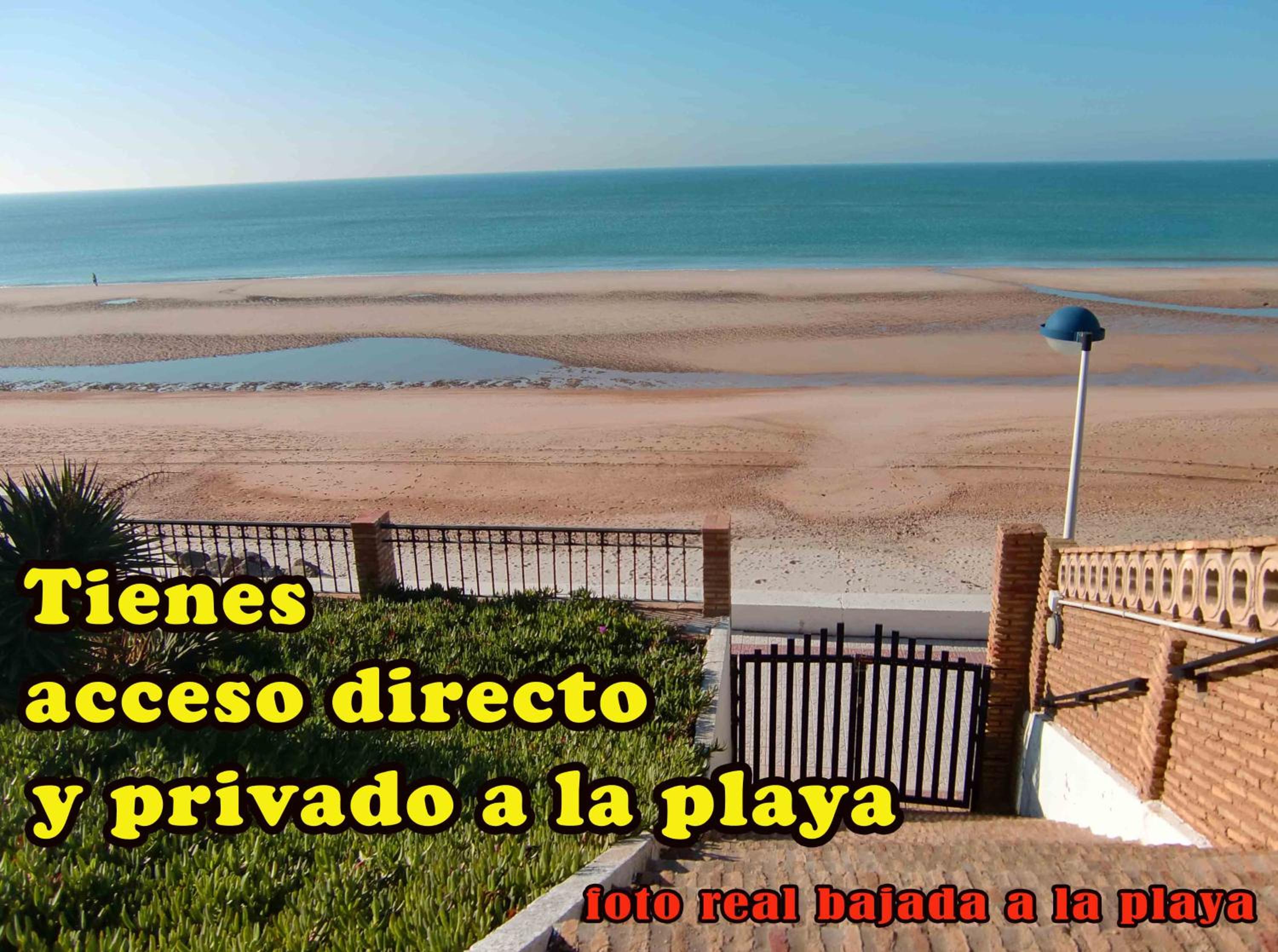 A la Orilla del Mar view 2