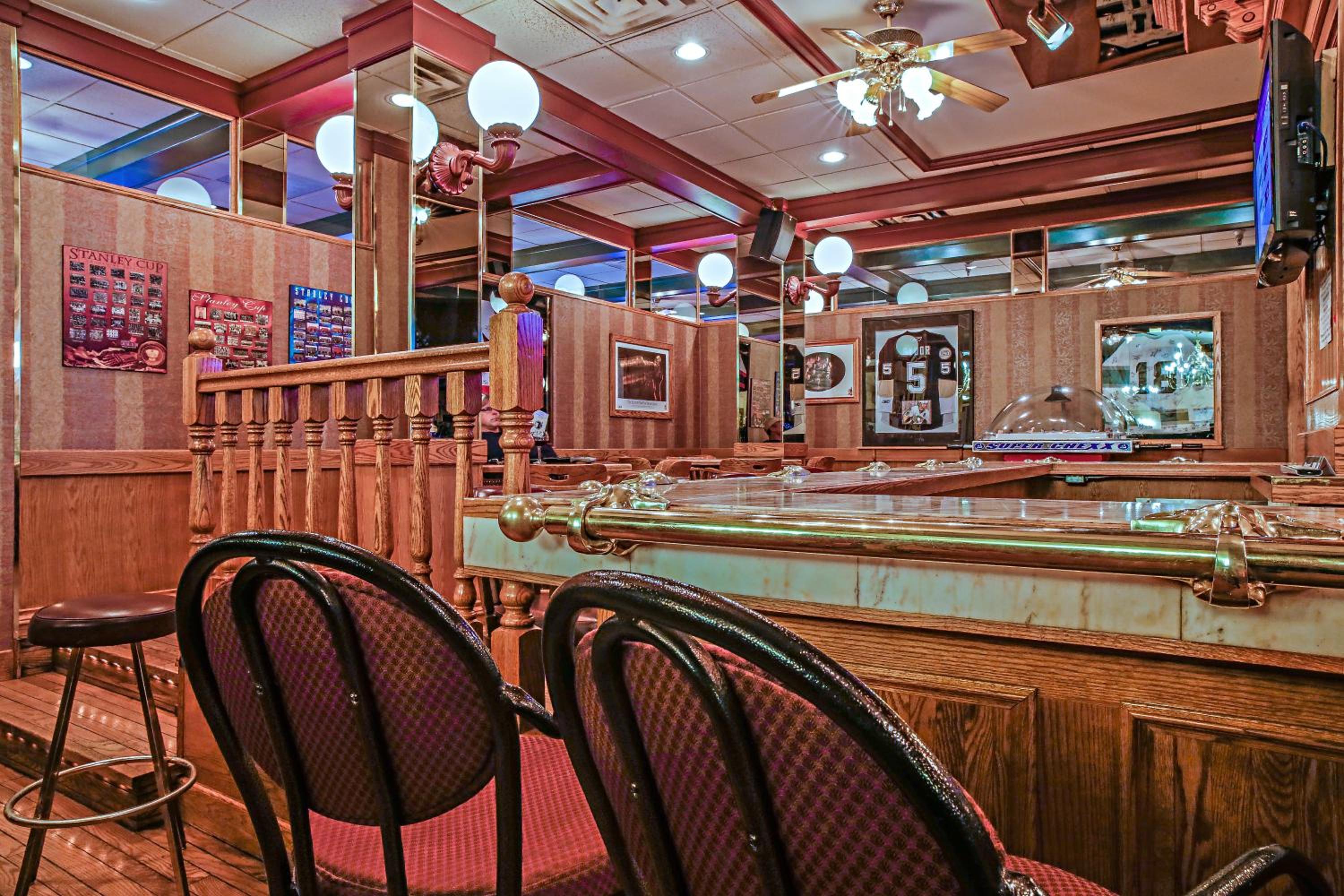 Jasper Vacations - Athabasca Hotel - Property Image 4