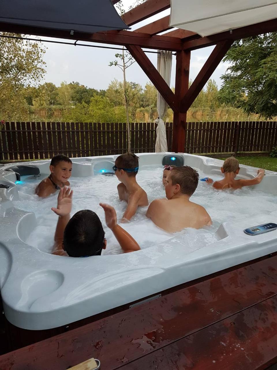 Photo 6