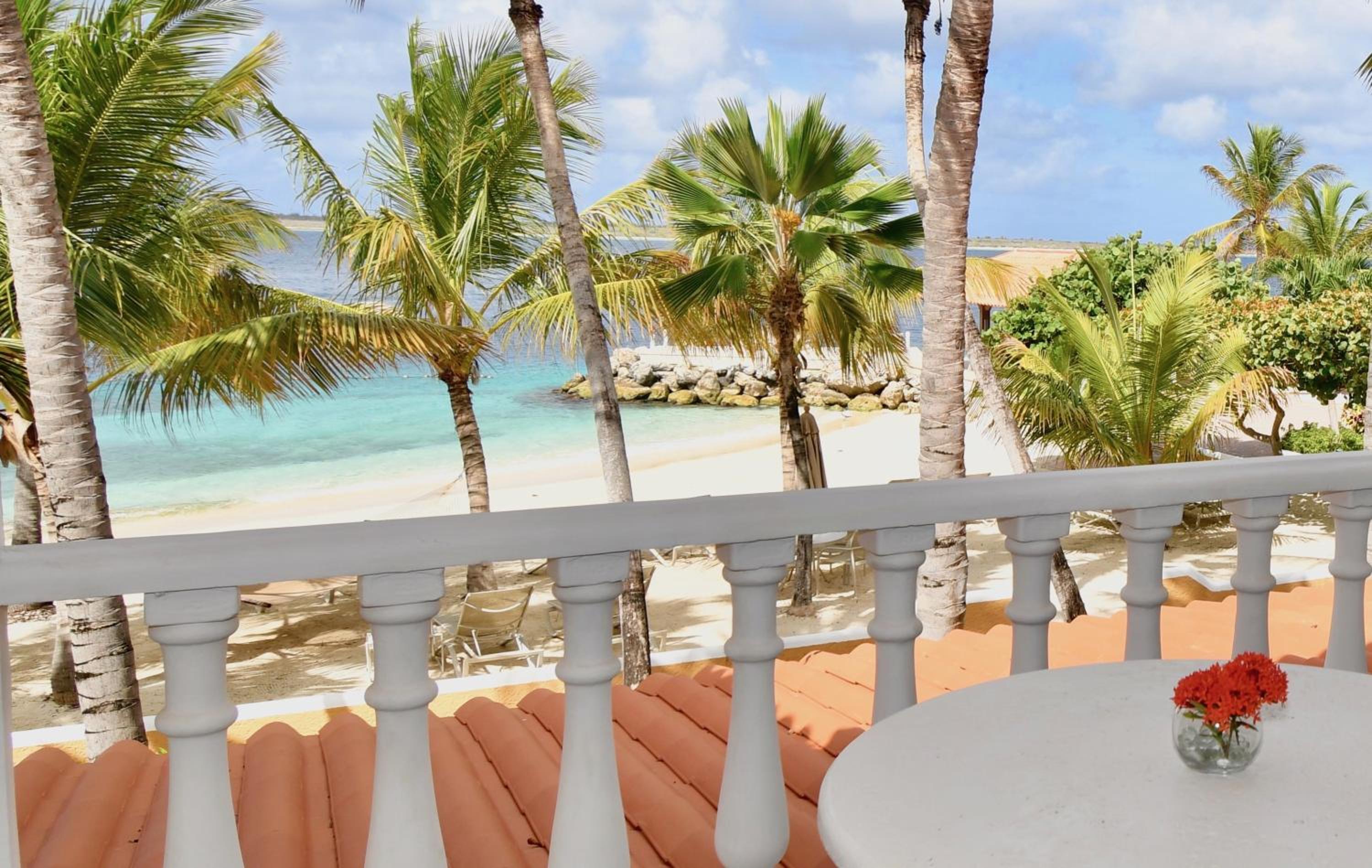 Harbour Village Beach Club