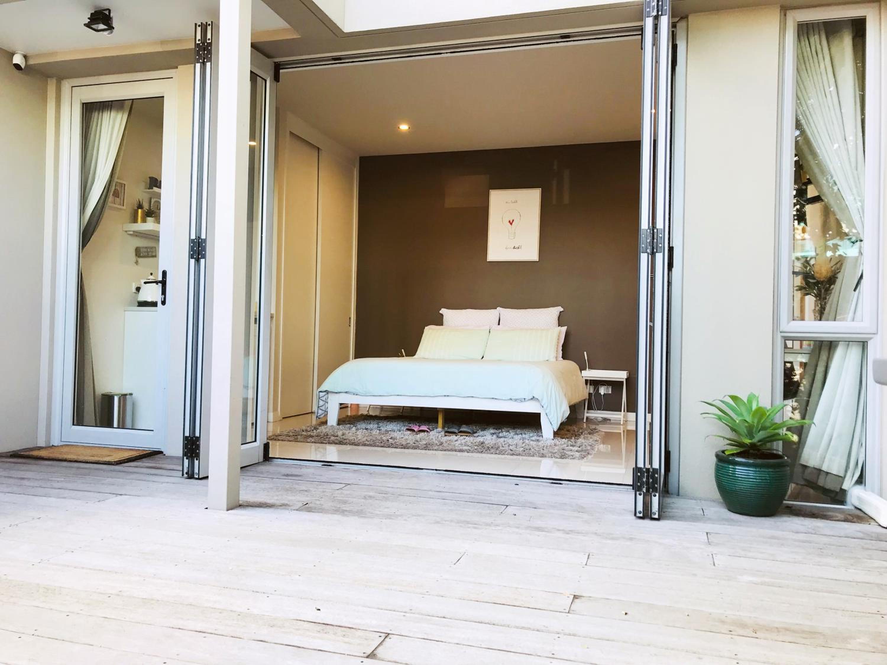 New Market Cozy Room view 4