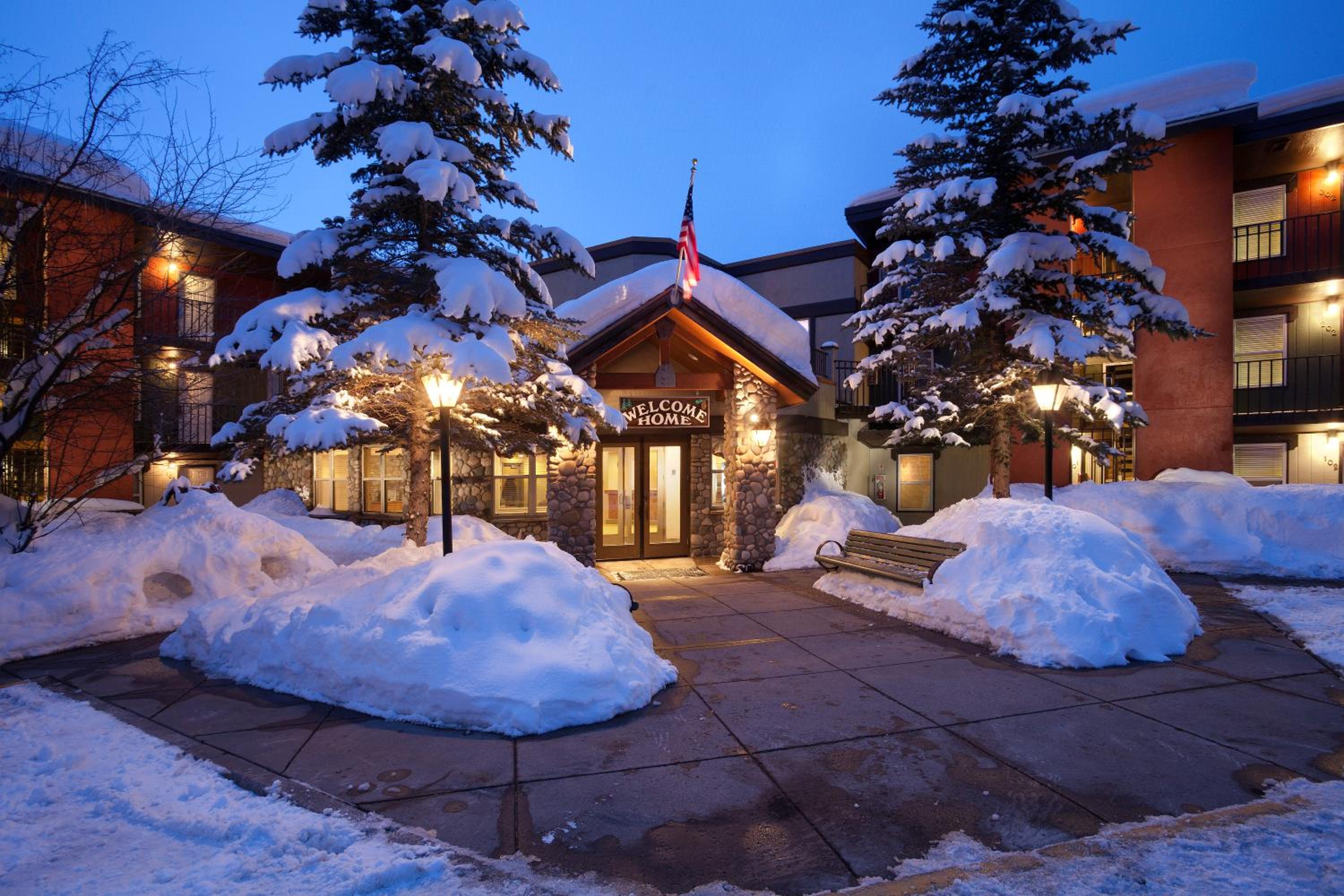 Steamboat Ski Resort Lodging: Legacy Vacation Resorts Steamboat Springs Suites