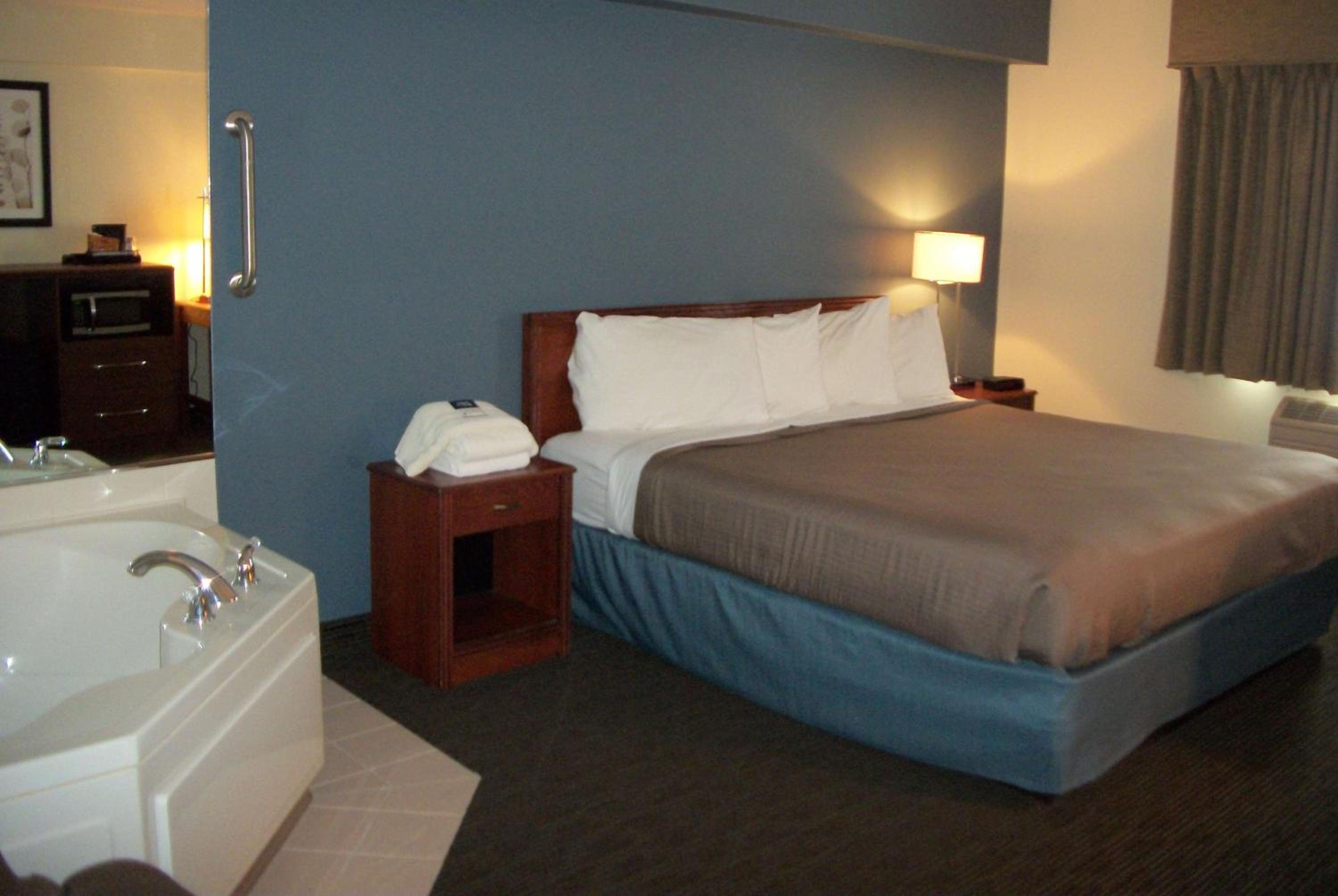 AmericInn by Wyndham Beulah