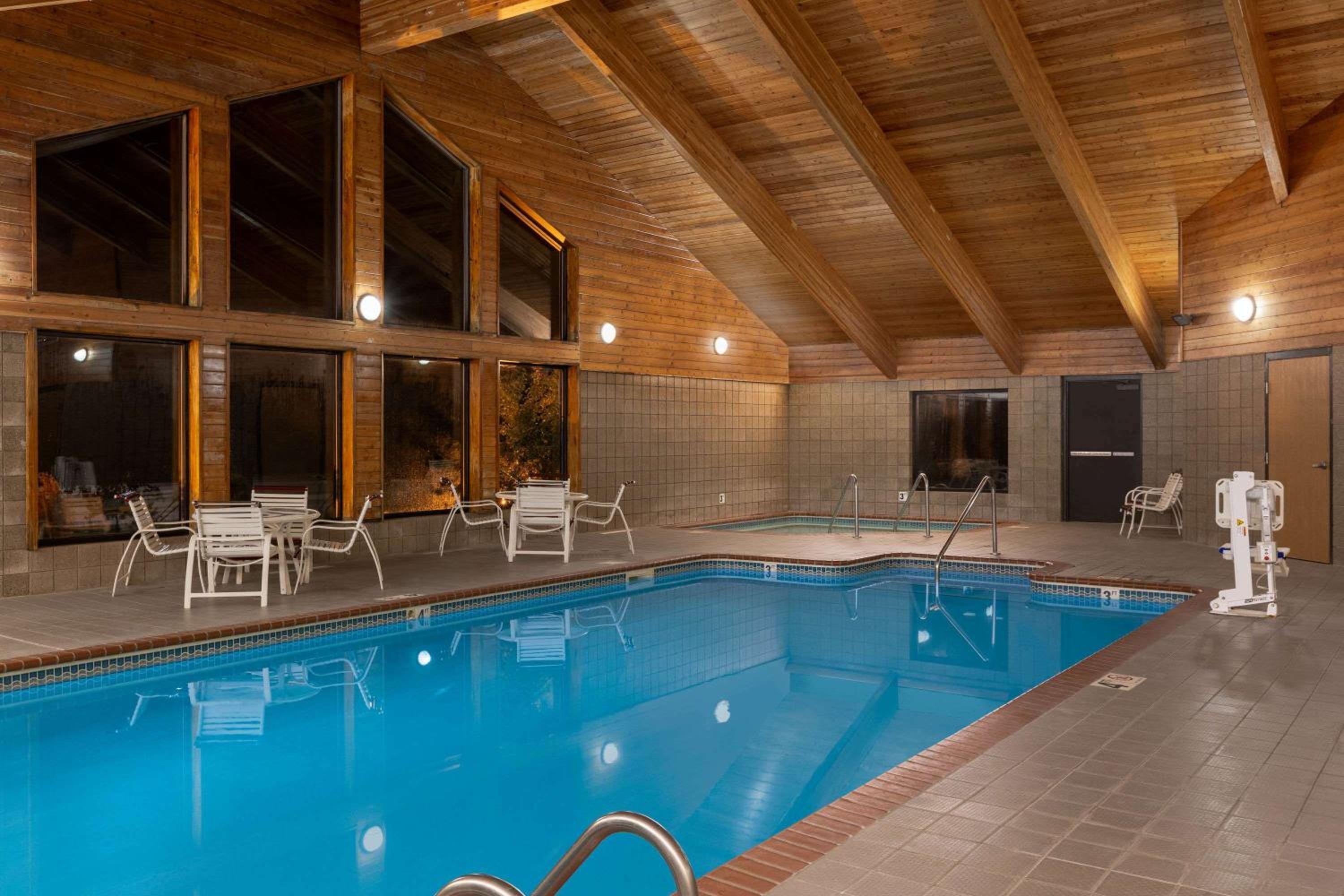AmericInn by Wyndham Coralville view 5