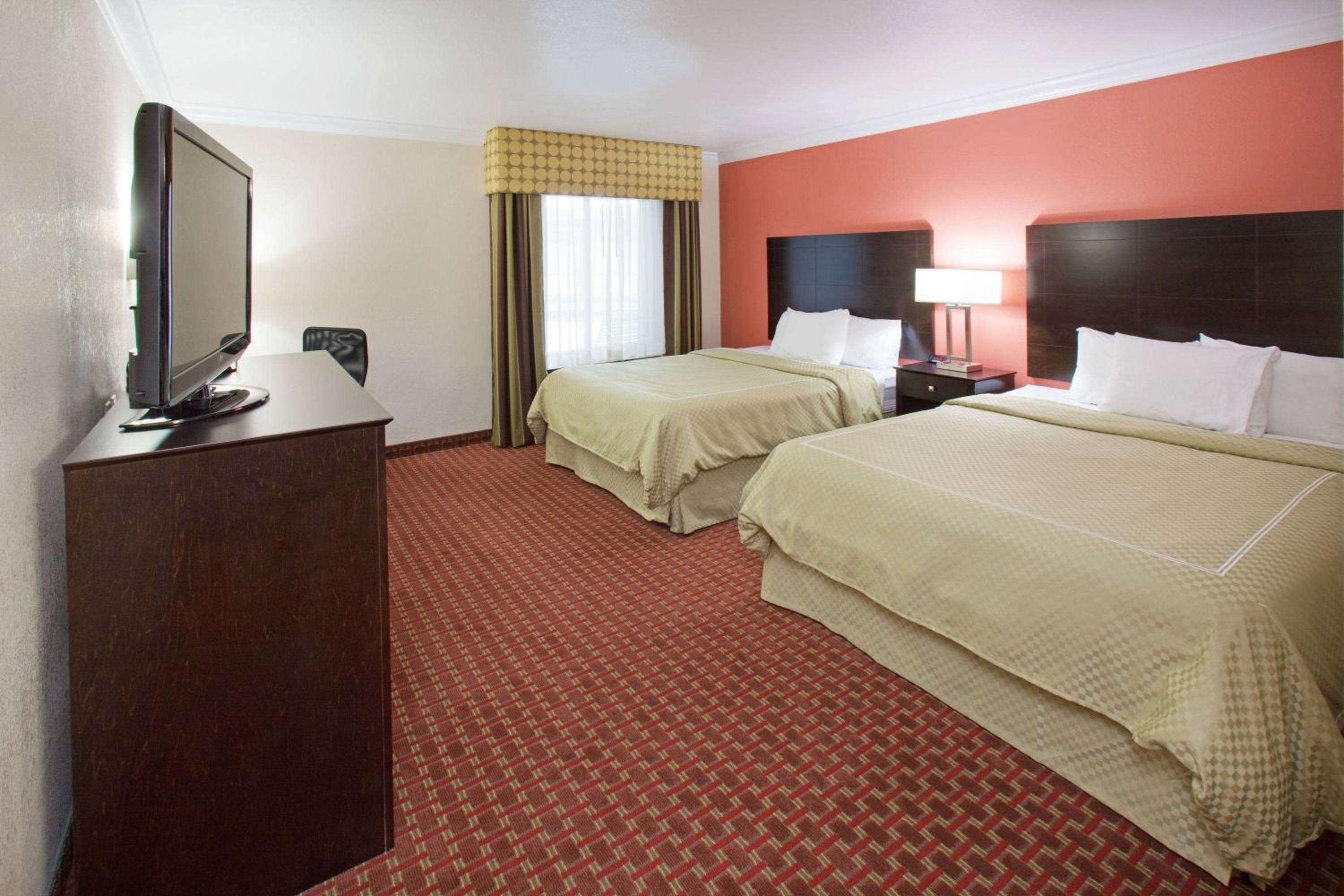 AmericInn by Wyndham Johnston Des Moines