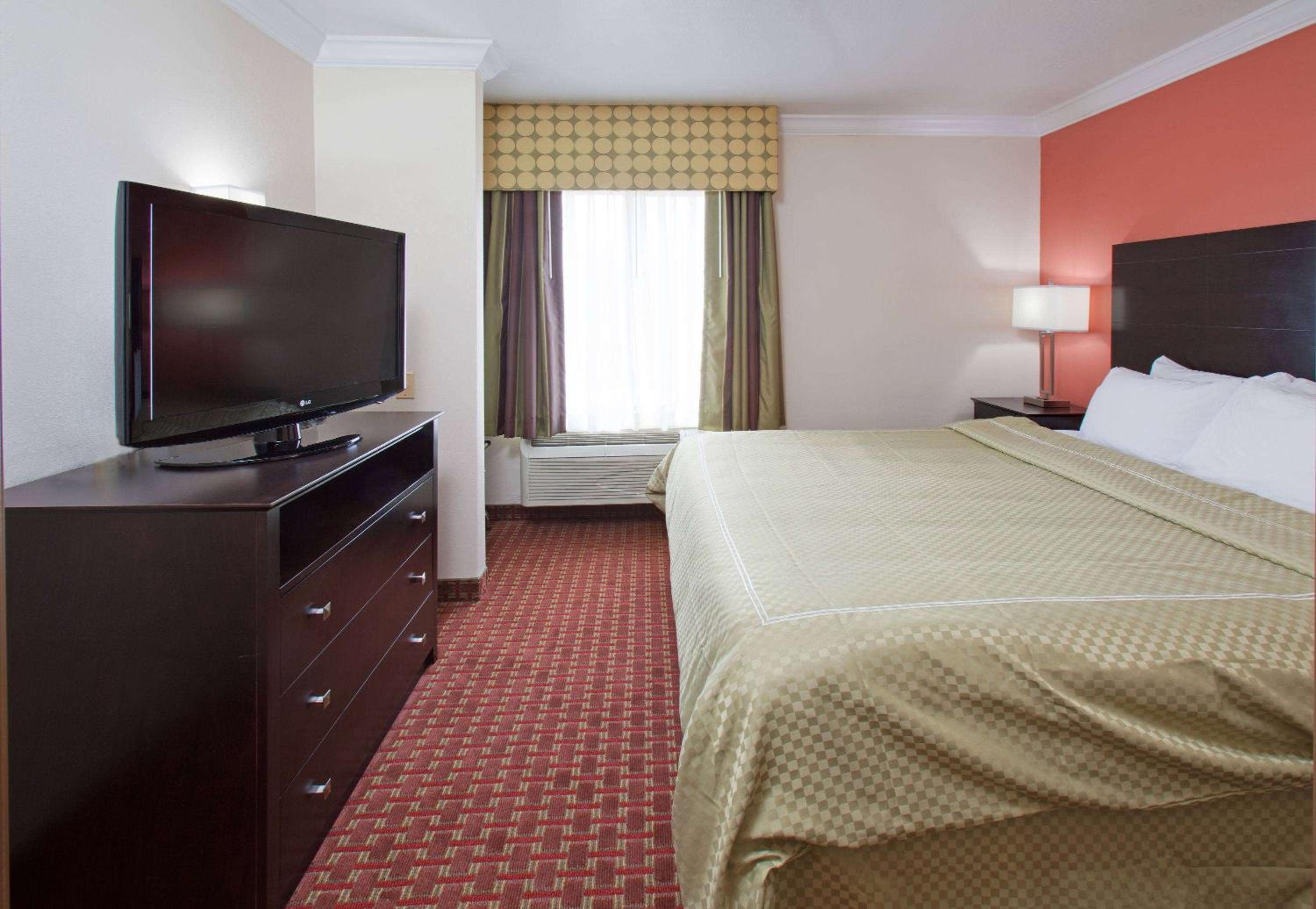 AmericInn by Wyndham Johnston Des Moines