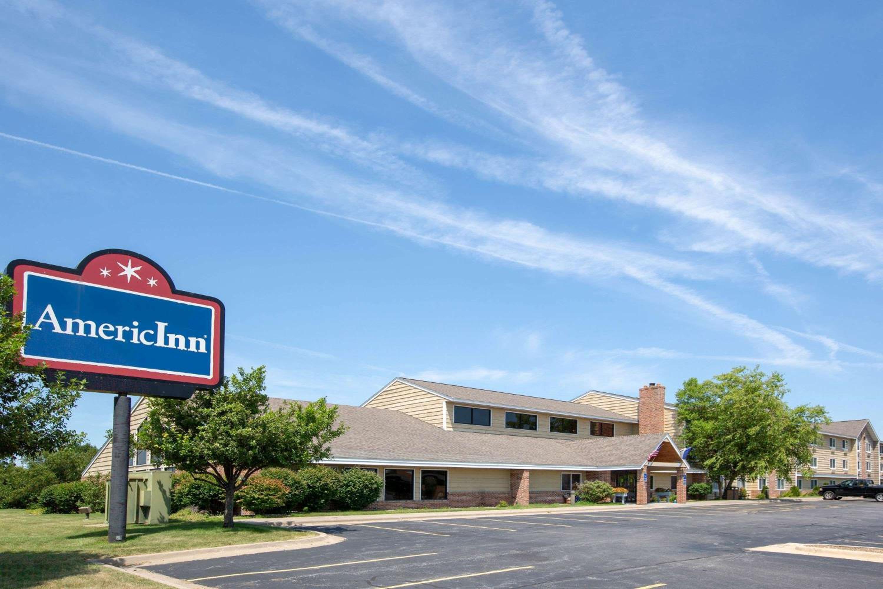 Hotel AmericInn by Wyndham Coralville