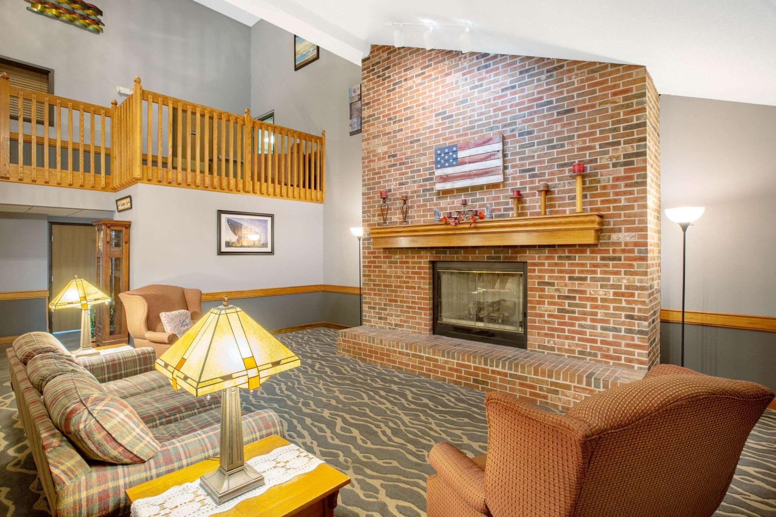 AmericInn by Wyndham Coralville view 3