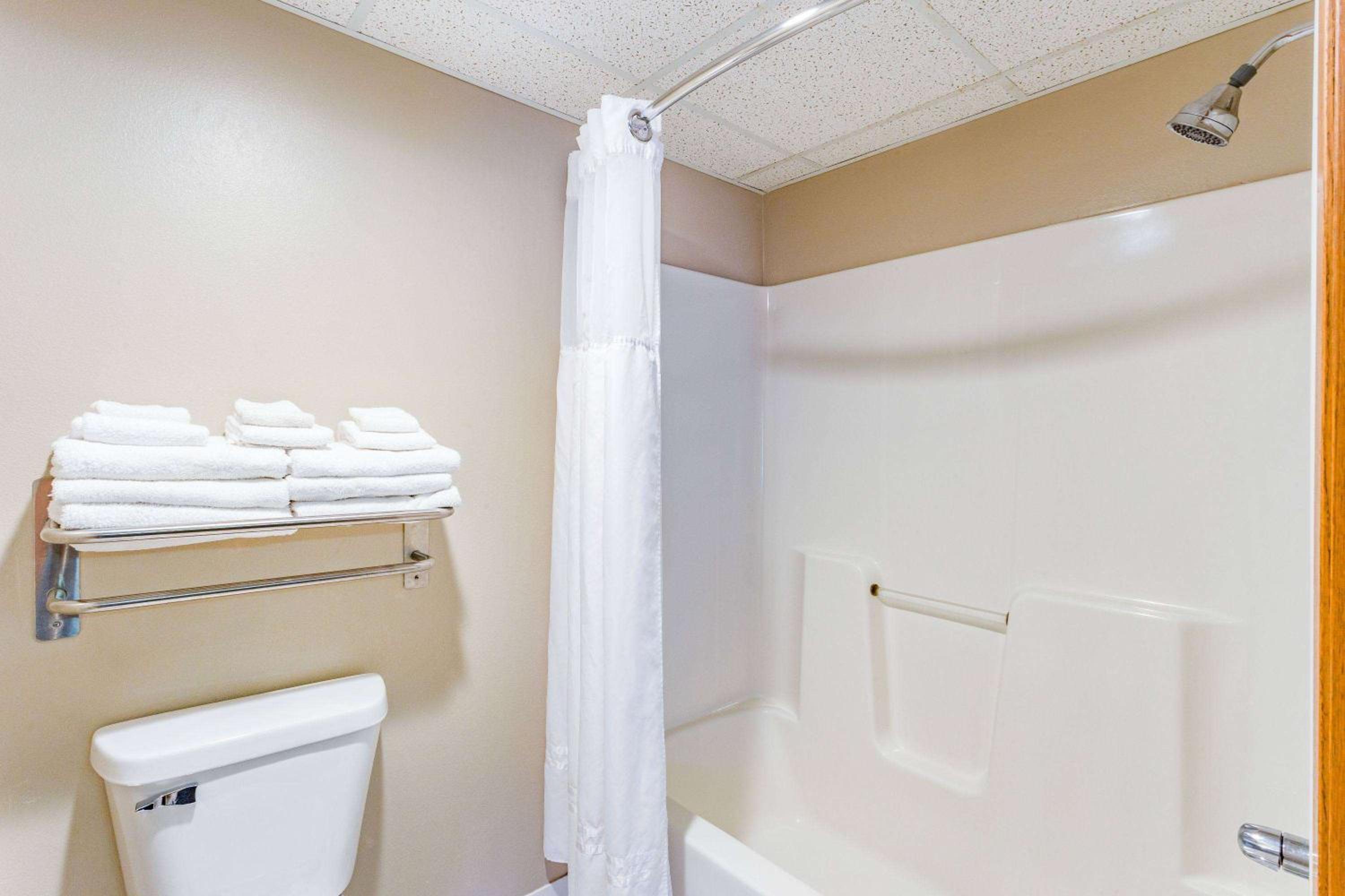 AmericInn by Wyndham Des Moines Airport, Photo 38