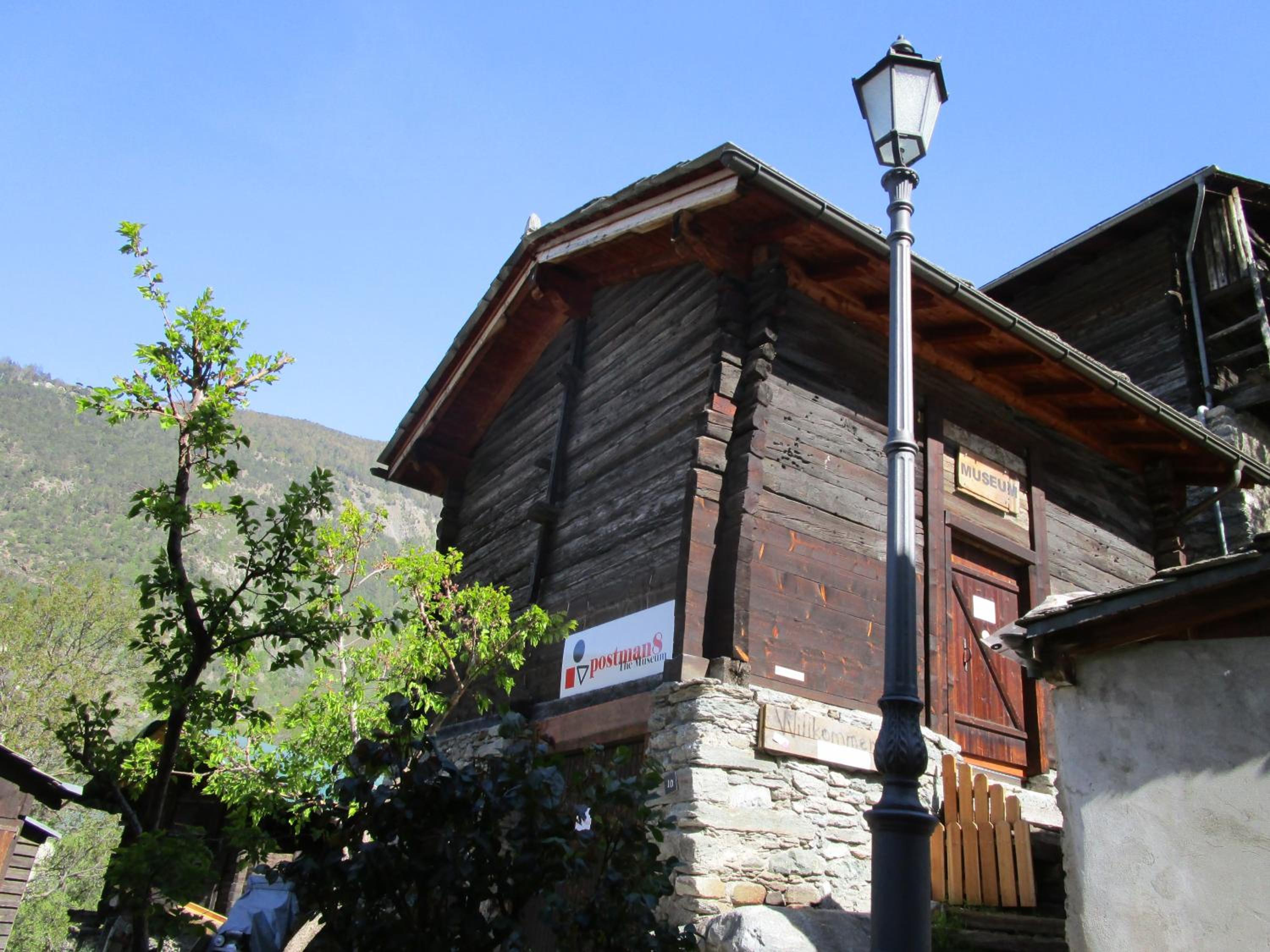 postman8 - Bed and Breakfast