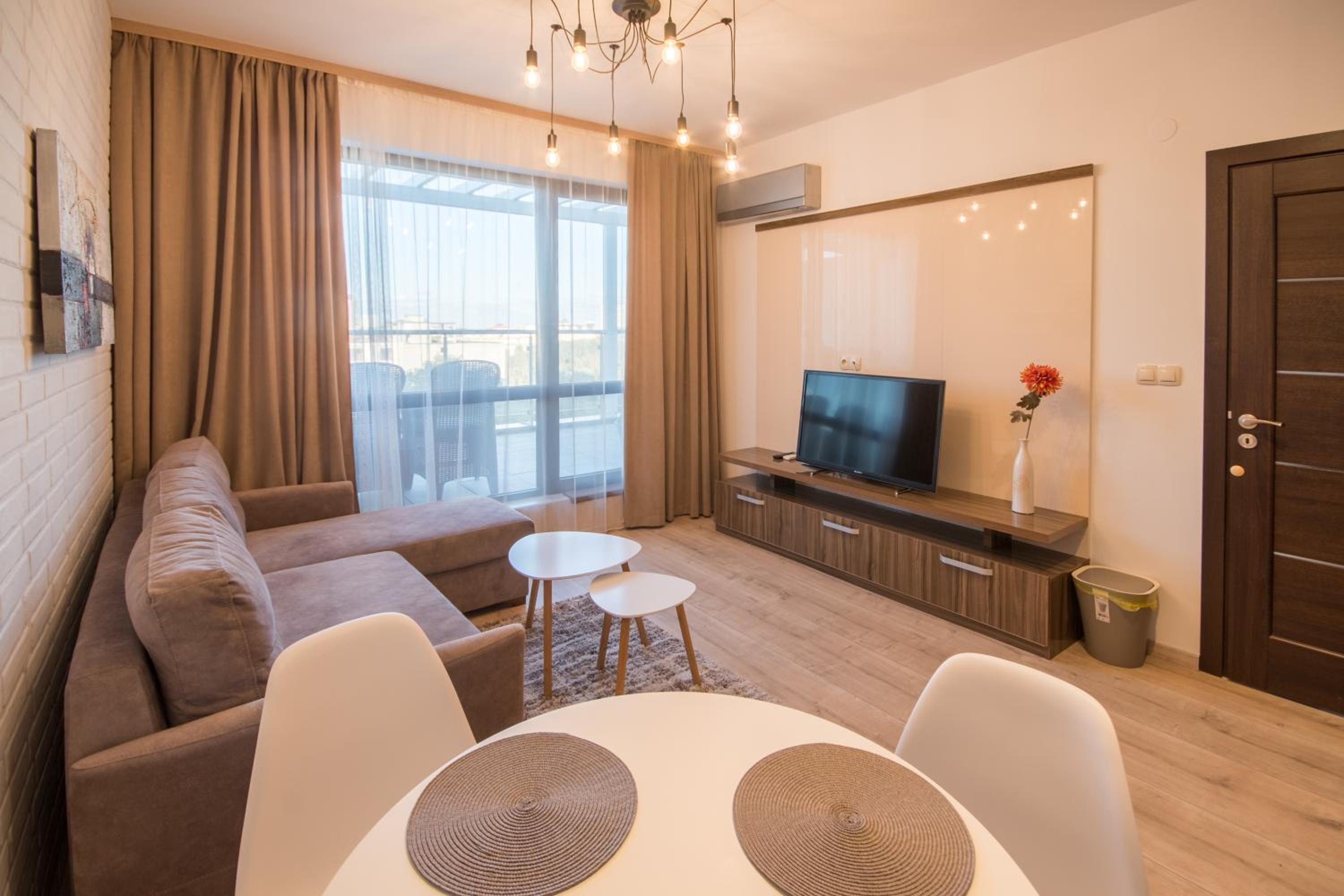 City Apartments Triumph