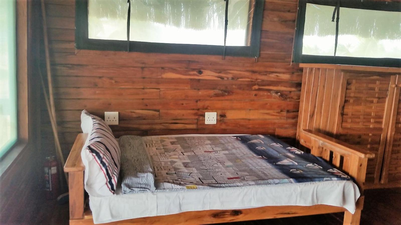 Pura Vida Lodge
