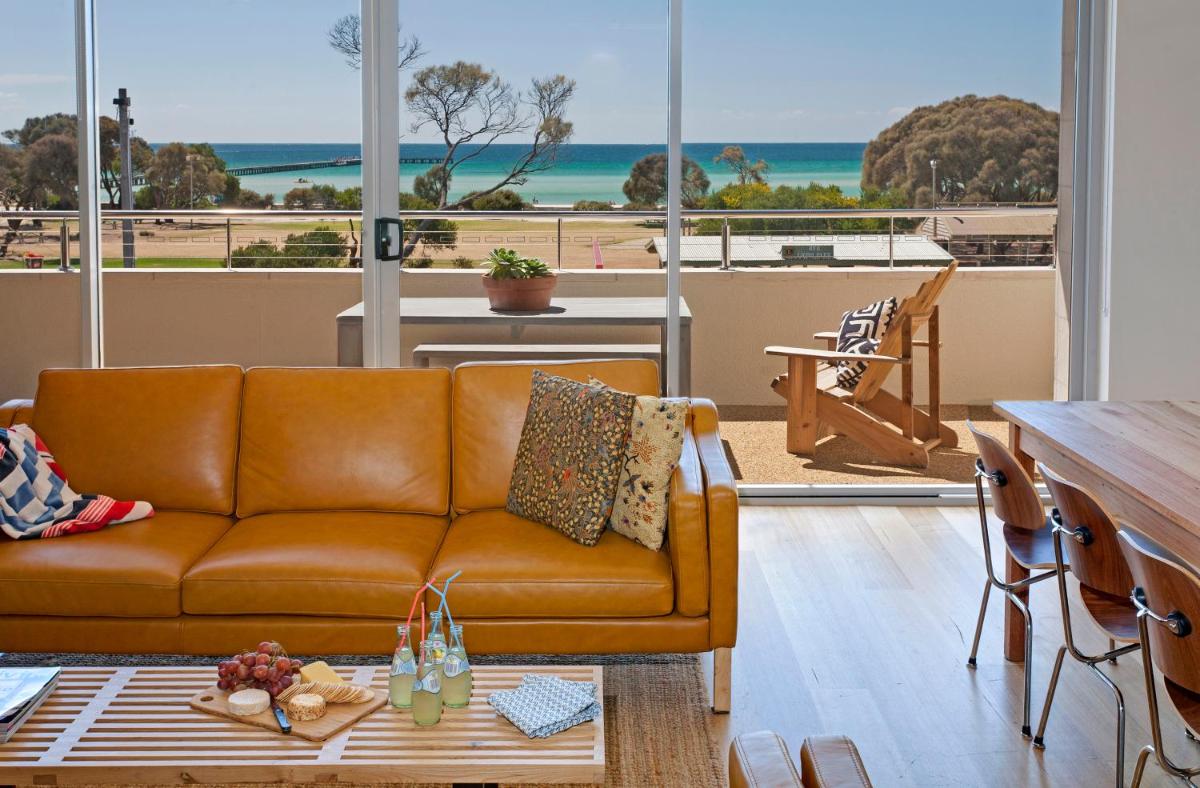Aquabelle Apartments