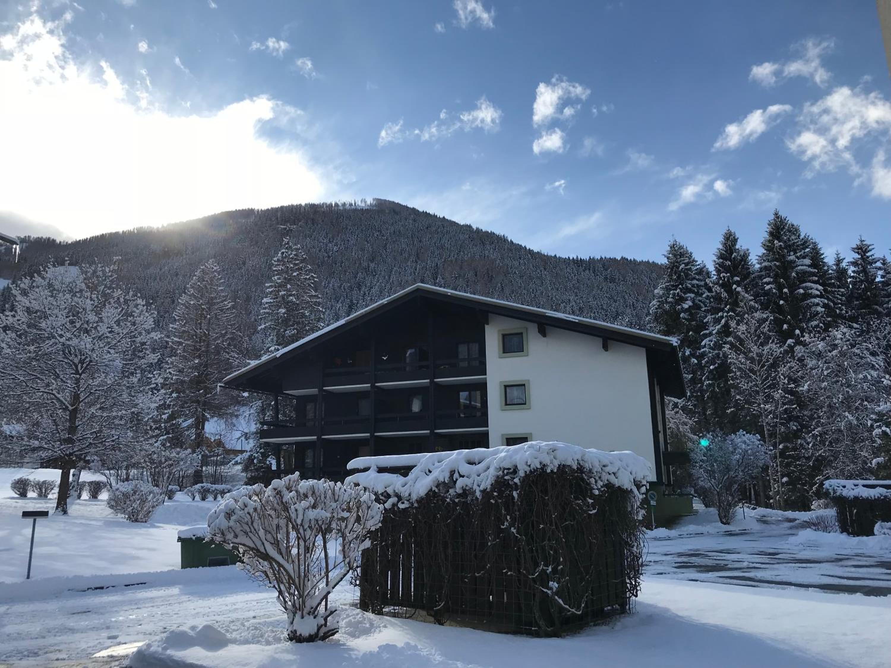Appartementanlage Thermenblick SKI IN & SKI OUT