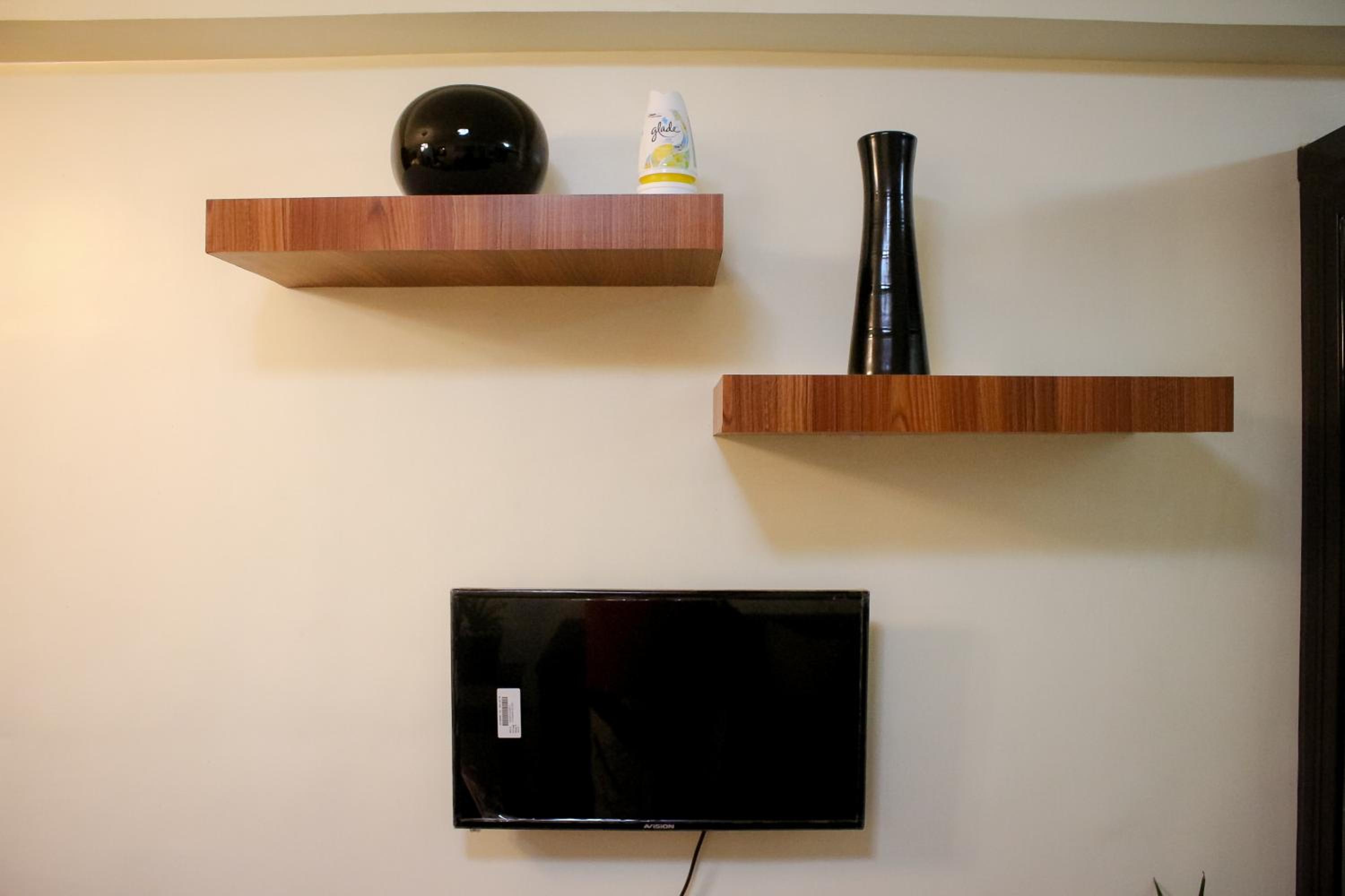 1BR Apartment with Self check in, Pool & Netflix view 4