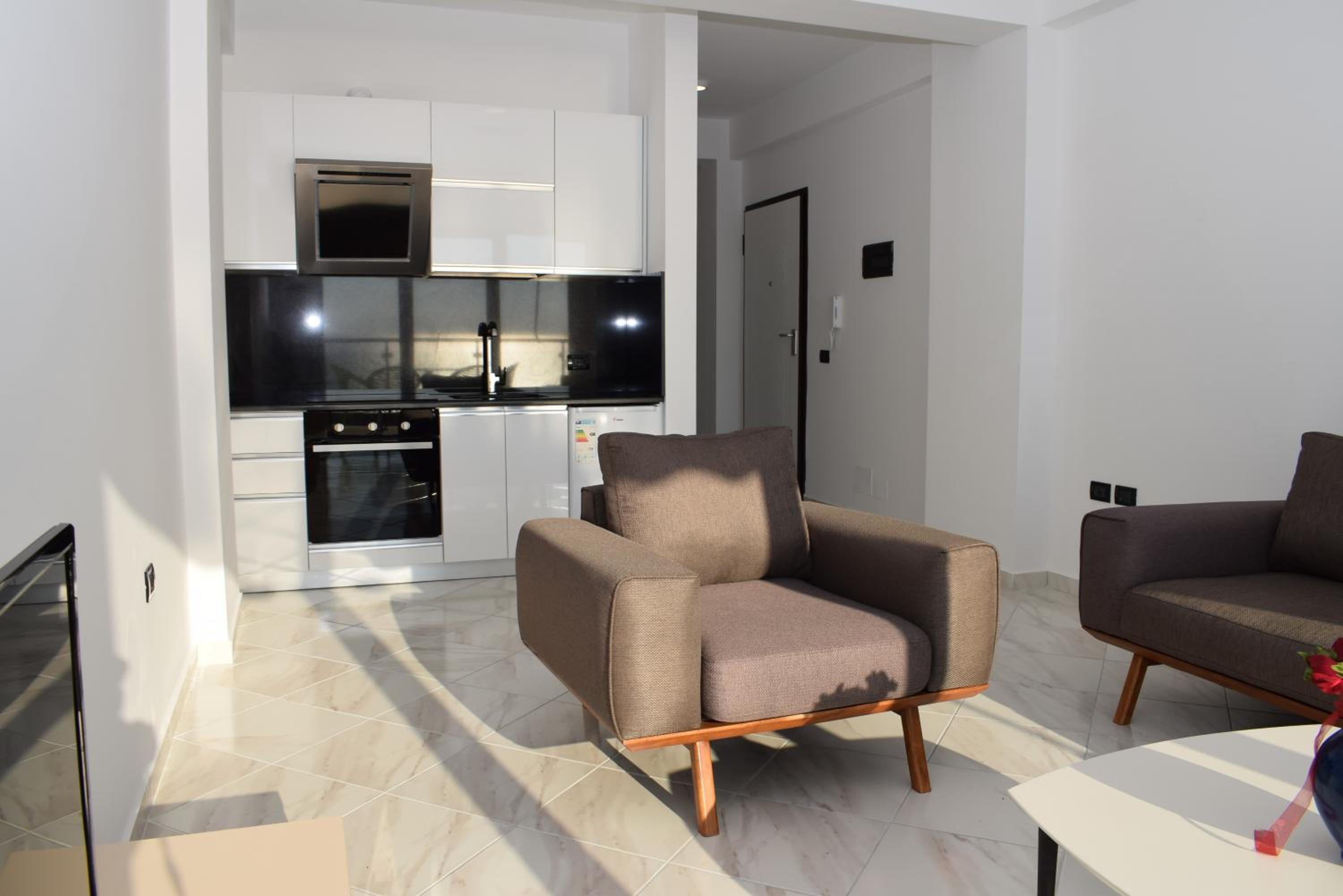 Brisa del Mar Beachfront Apartments