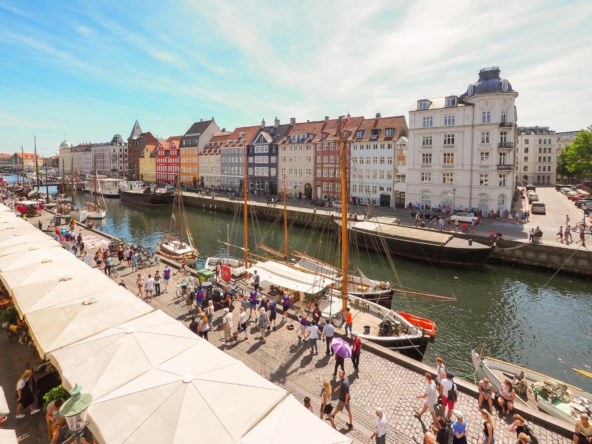 Authentic Copenhagen Apartment by Nyhavn