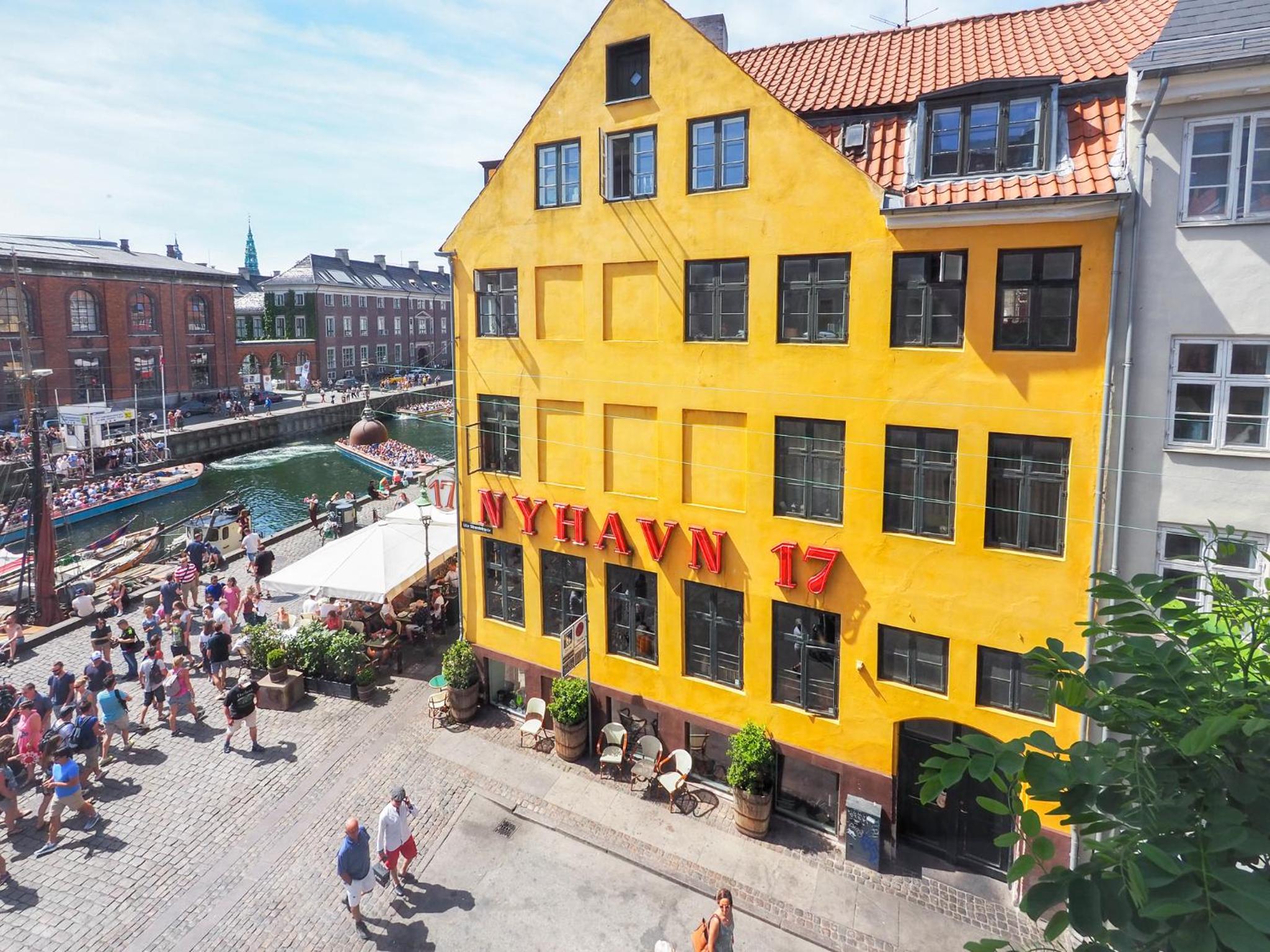 Authentic Copenhagen Apartment by Nyhavn