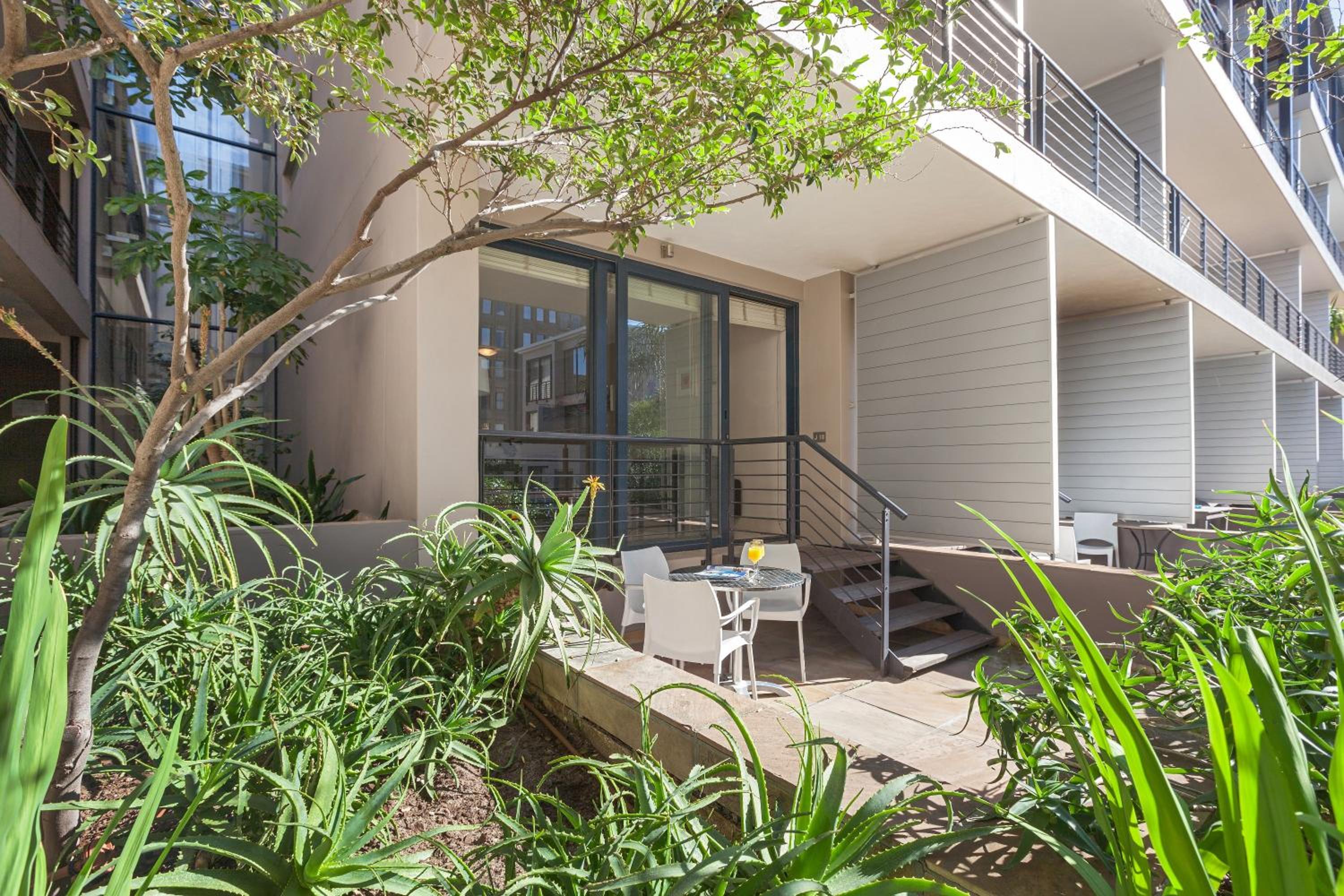 Adderley Terrace J10 by CTHA
