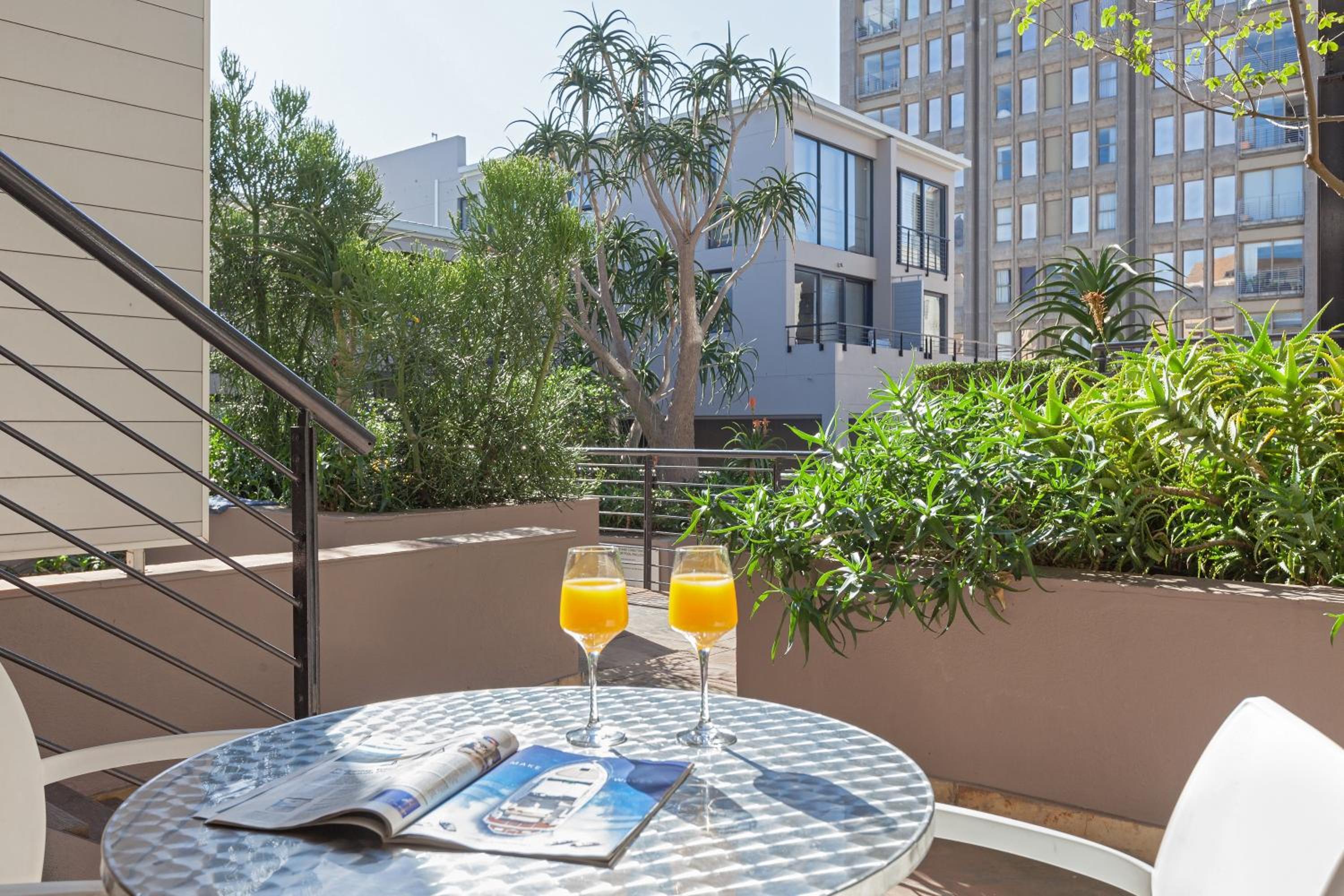 Adderley Terrace J10 by CTHA