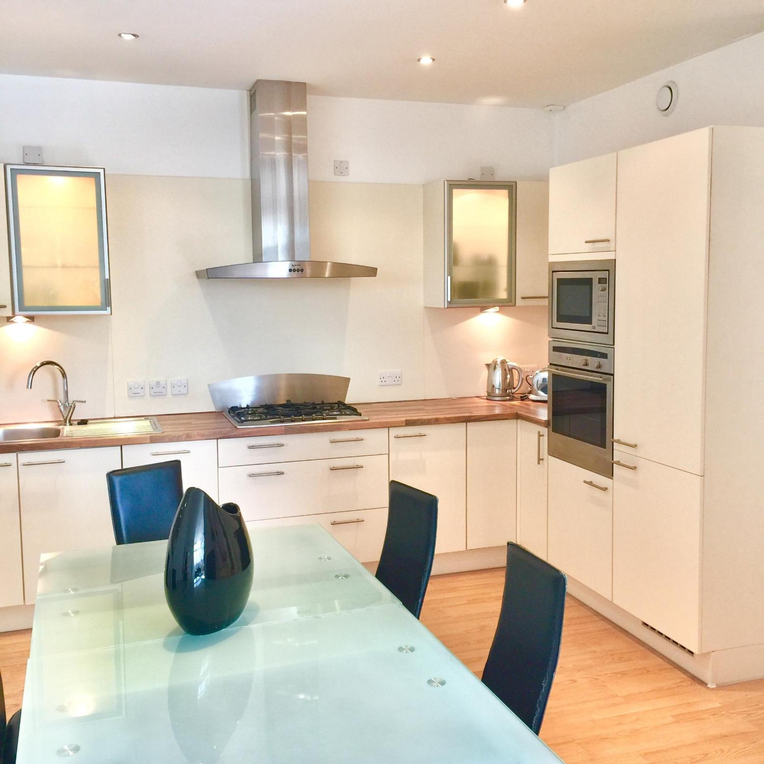 River Clyde West End Apartment - 2 Bedrooms